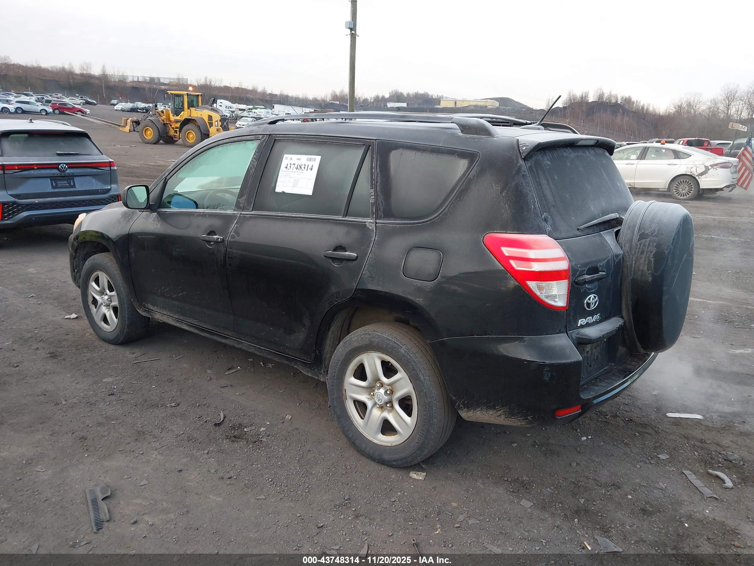 TOYOTA RAV4 image 3
