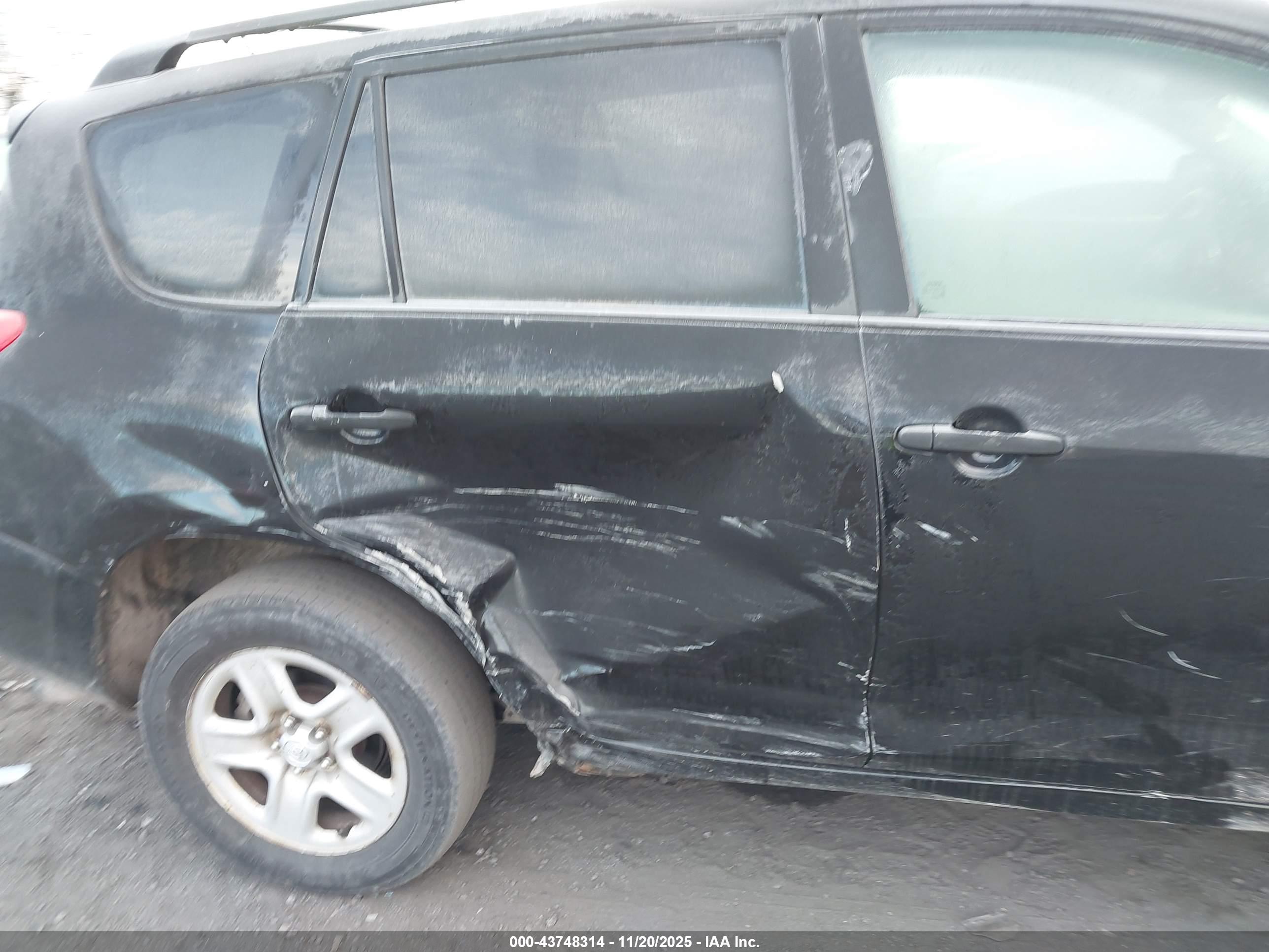 TOYOTA RAV4 image 6