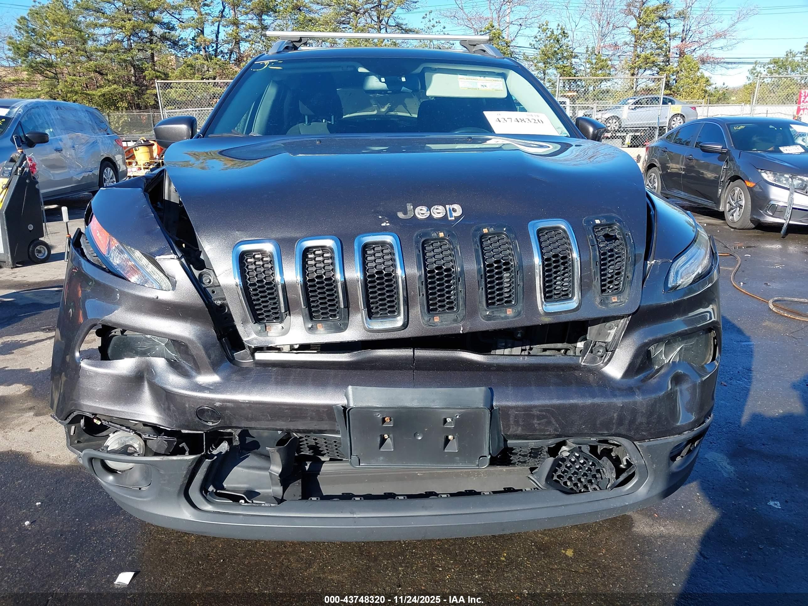 JEEP CHEROKEE image 6