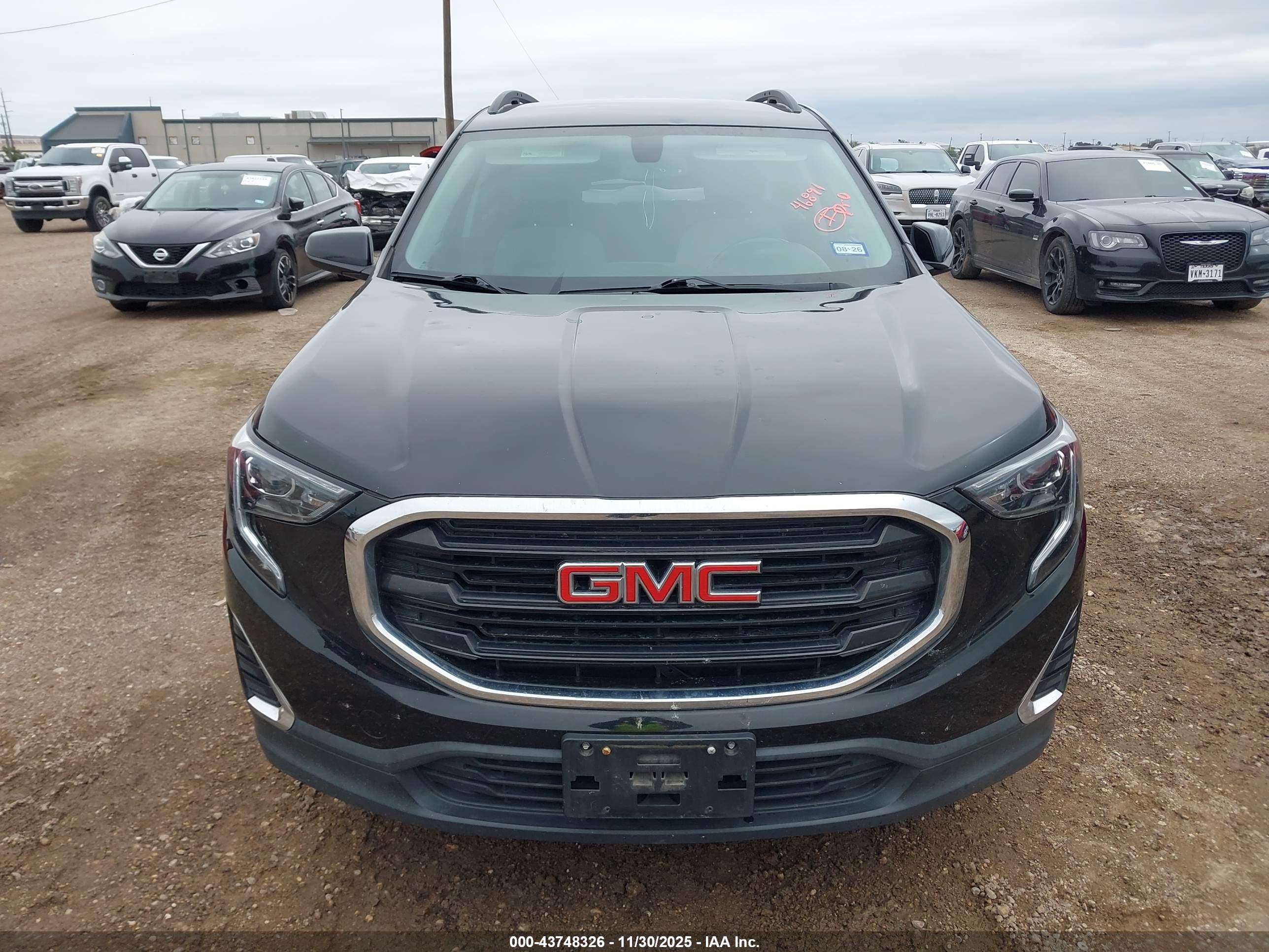 GMC TERRAIN image 6