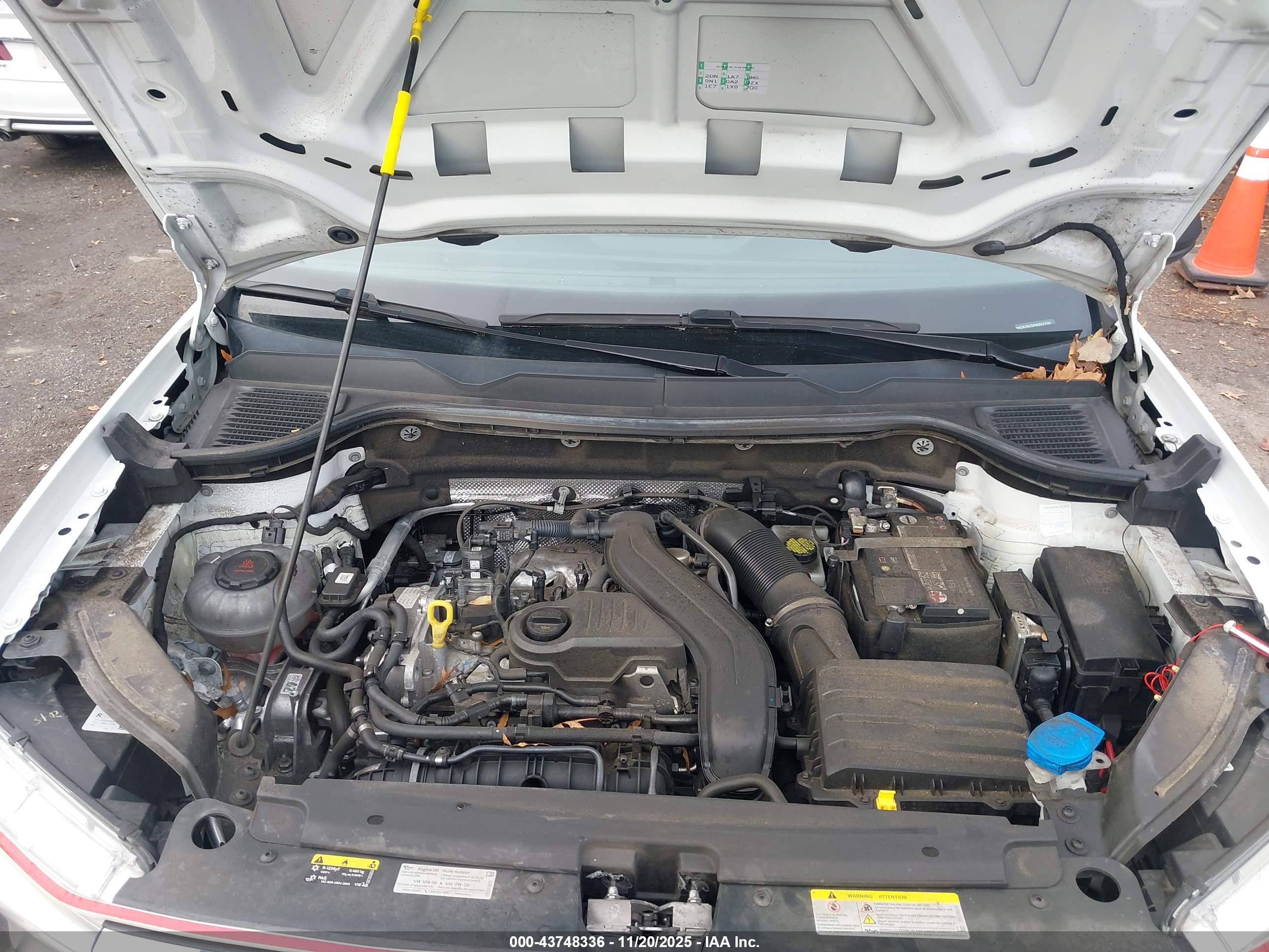 VOLKSWAGEN TAOS image 10
