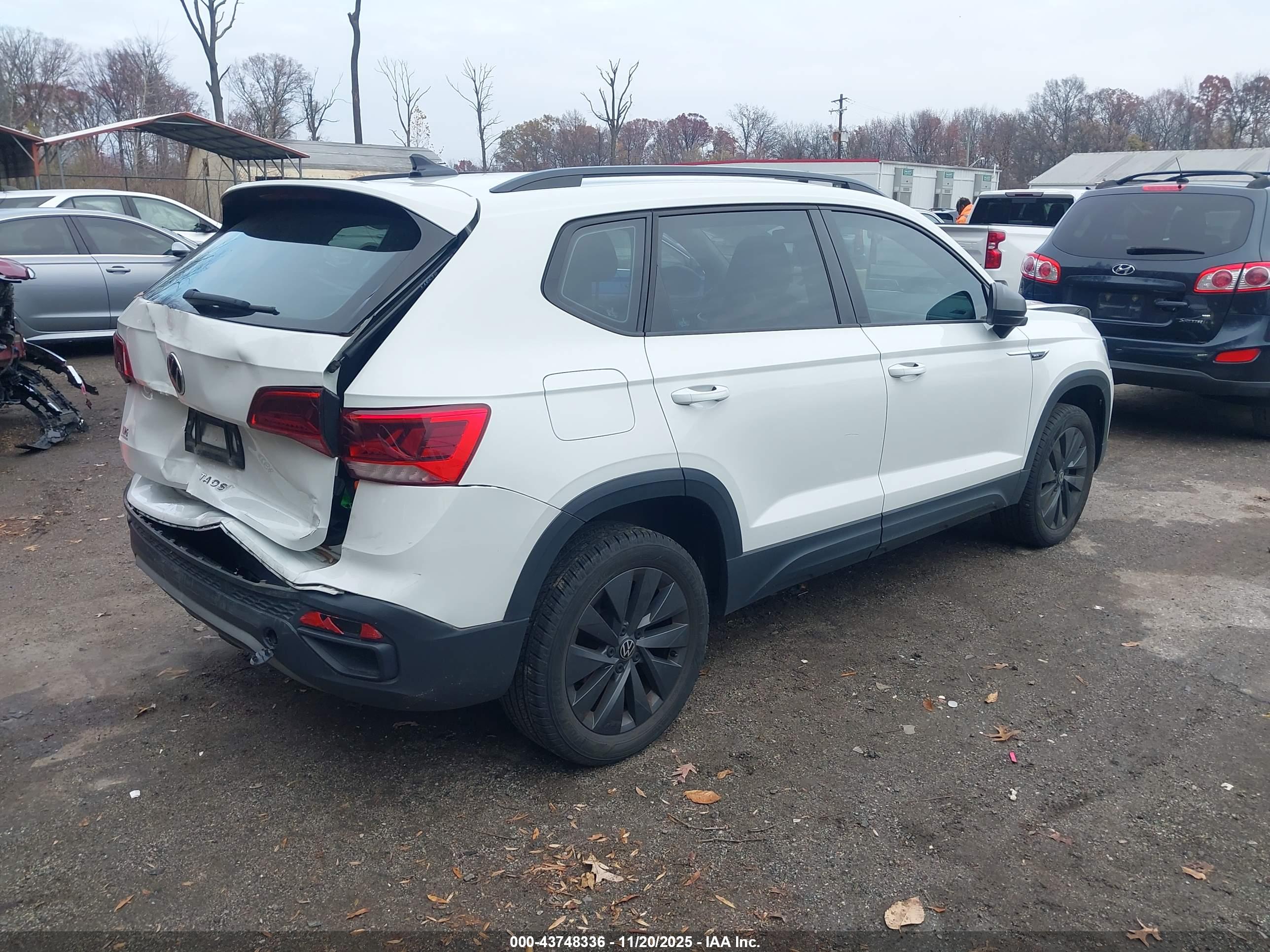 VOLKSWAGEN TAOS image 4