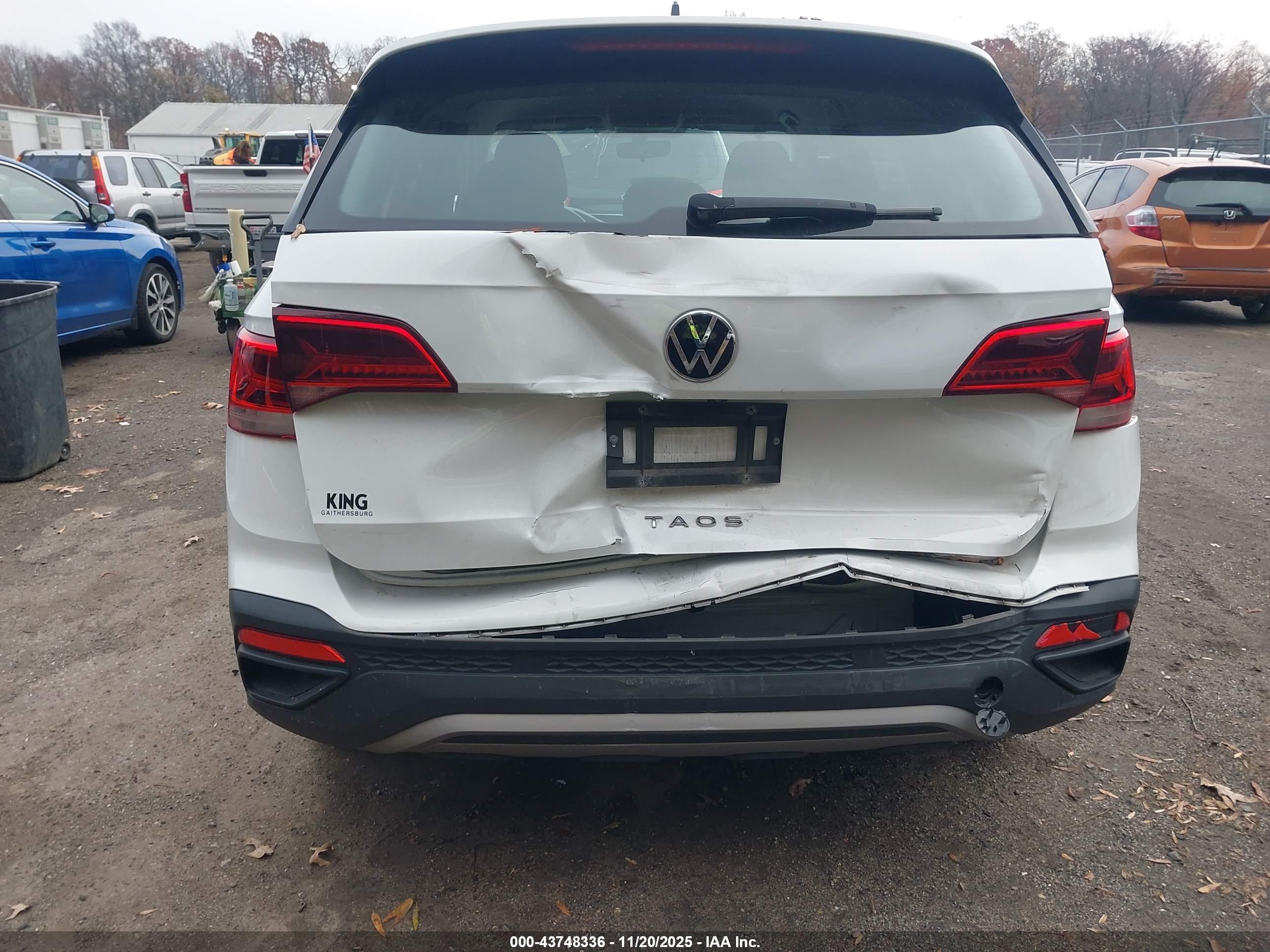VOLKSWAGEN TAOS image 6