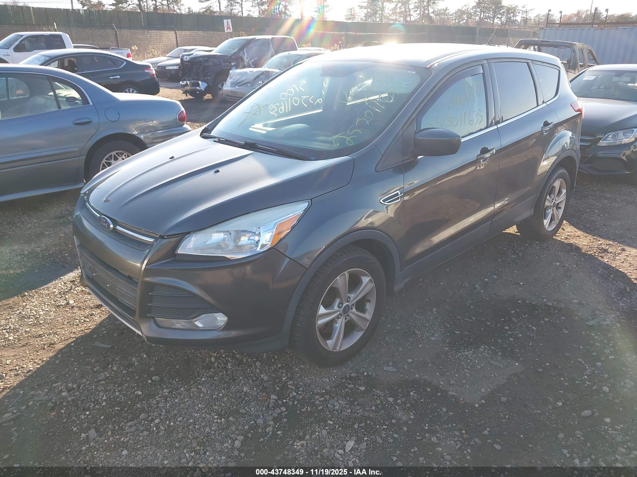 FORD ESCAPE image 2