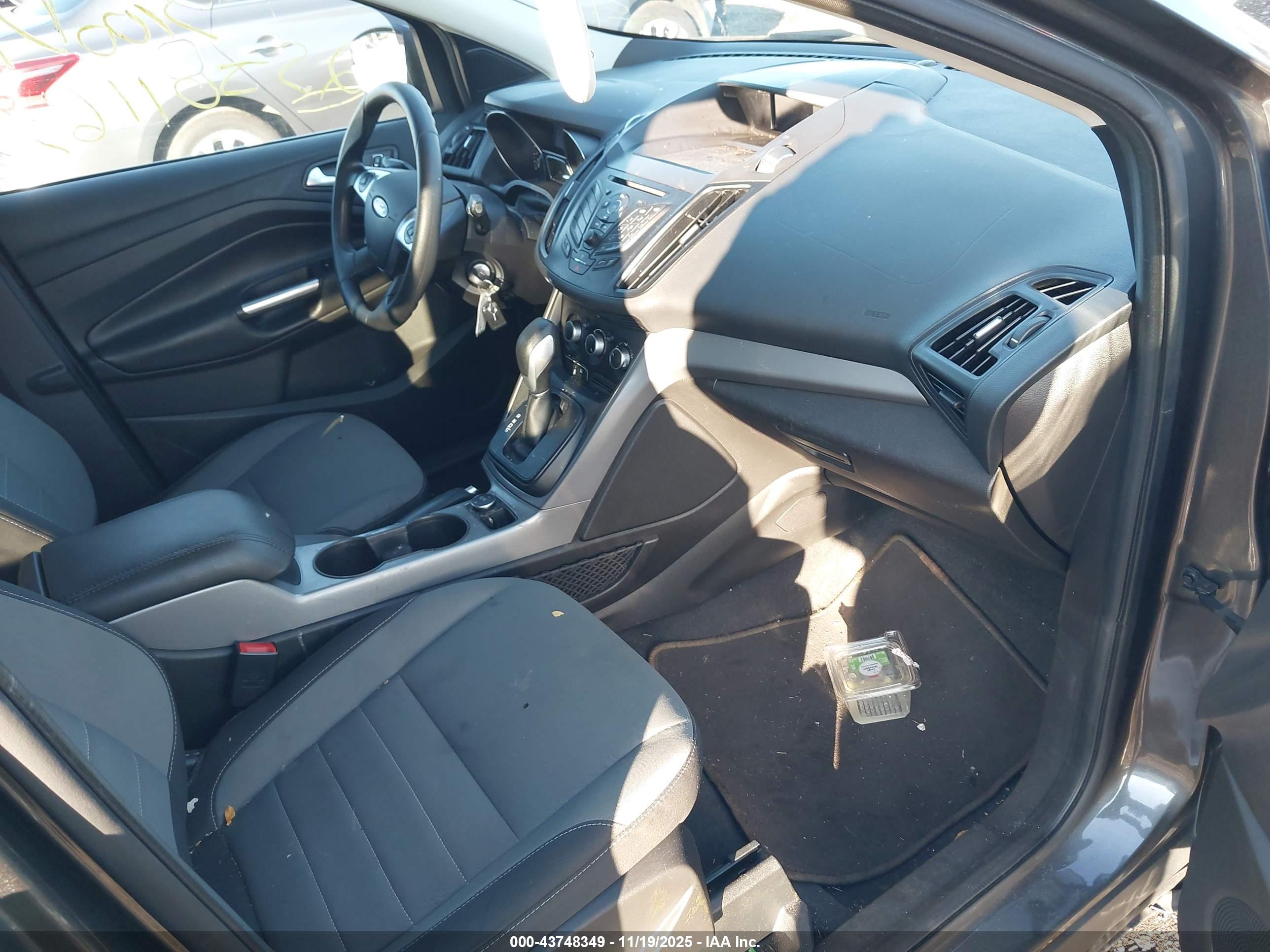 FORD ESCAPE image 5