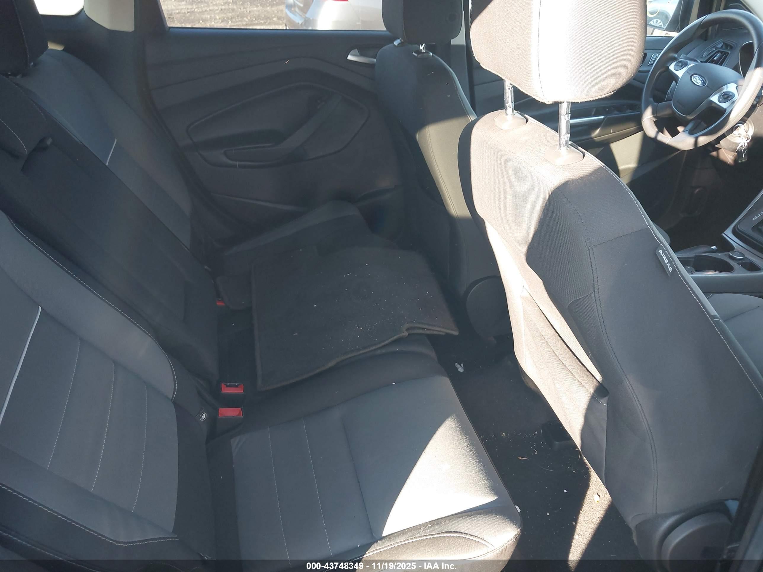 FORD ESCAPE image 8
