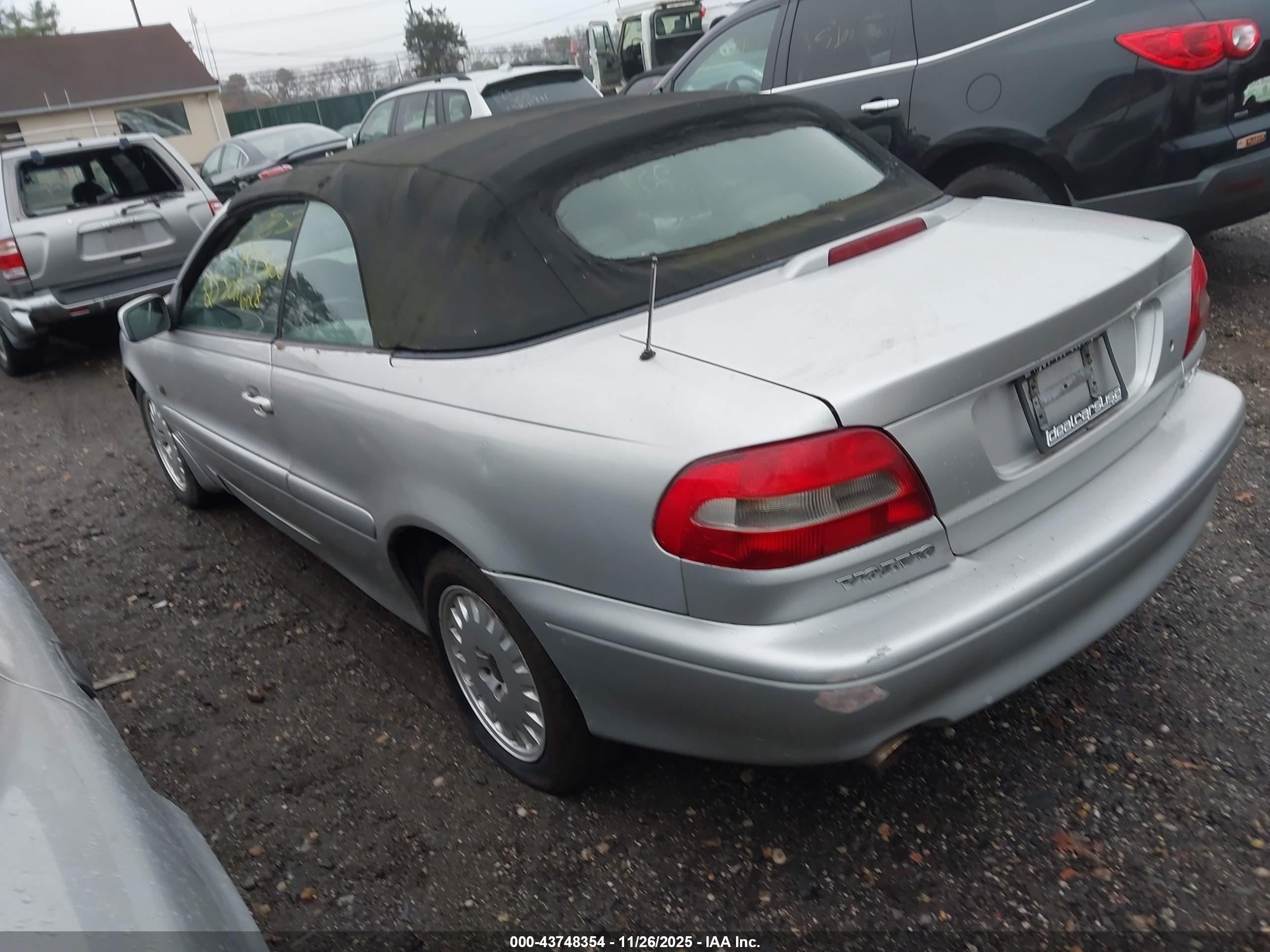 VOLVO C70 image 3