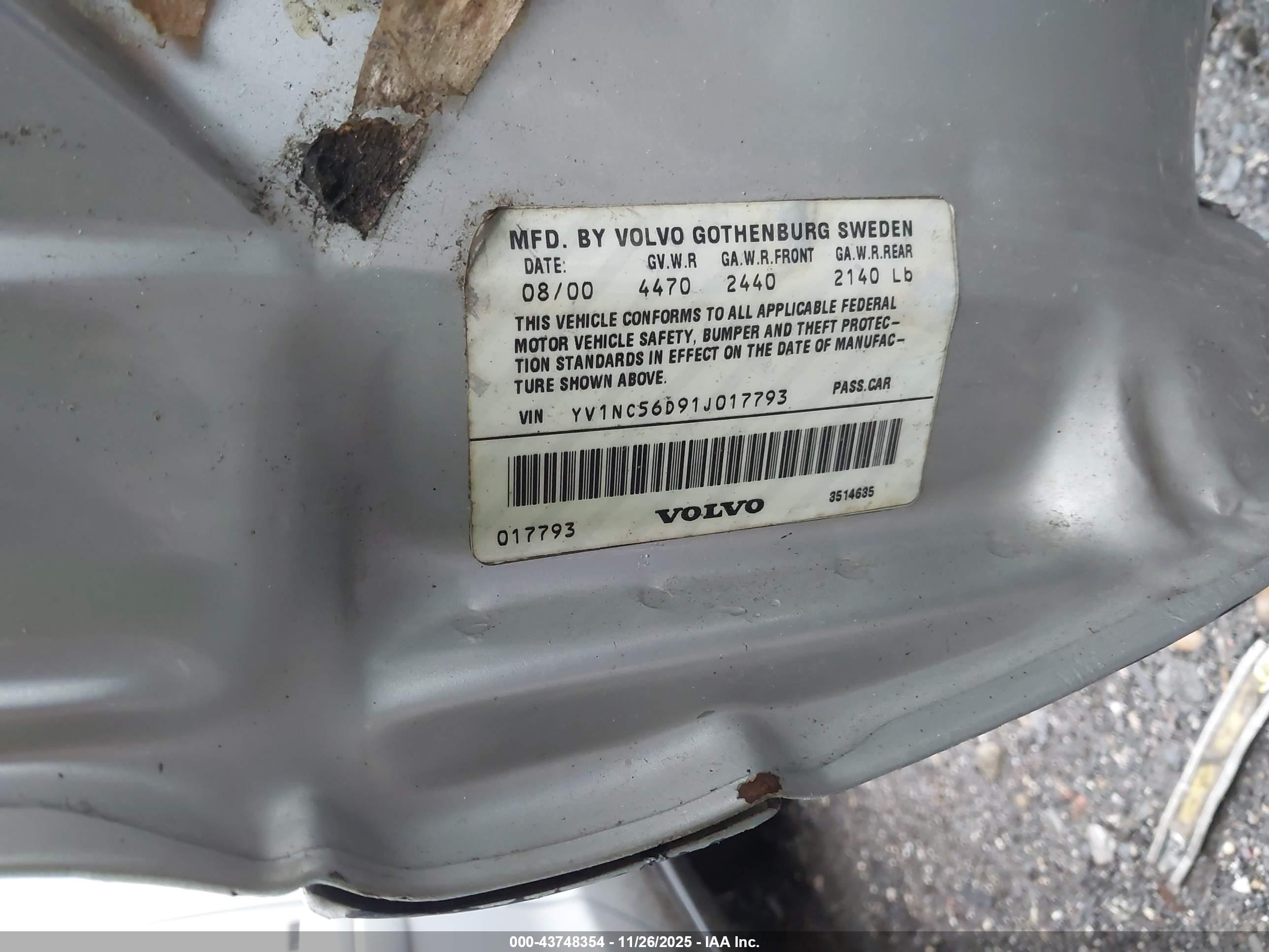 VOLVO C70 image 9