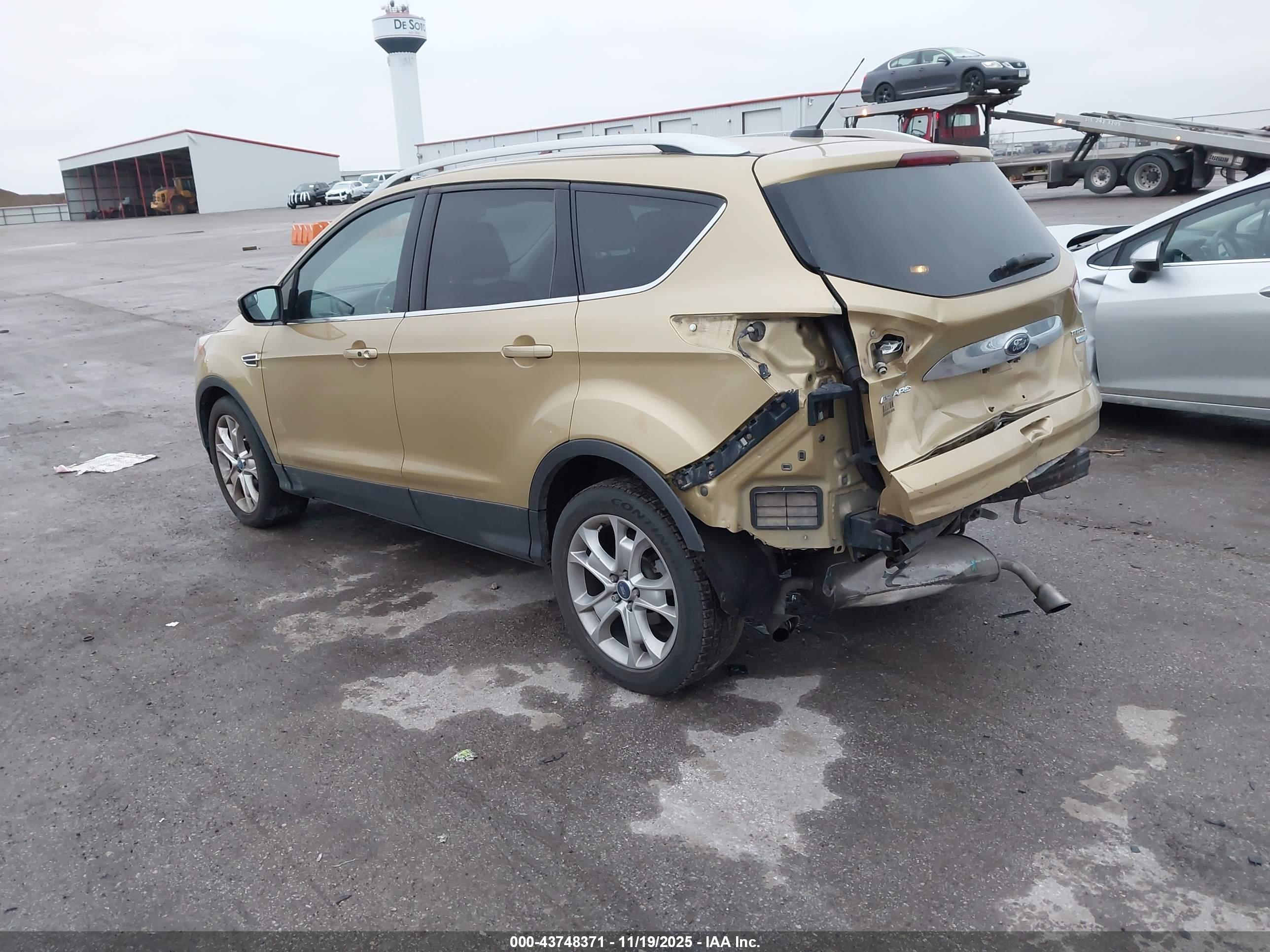 FORD ESCAPE image 3