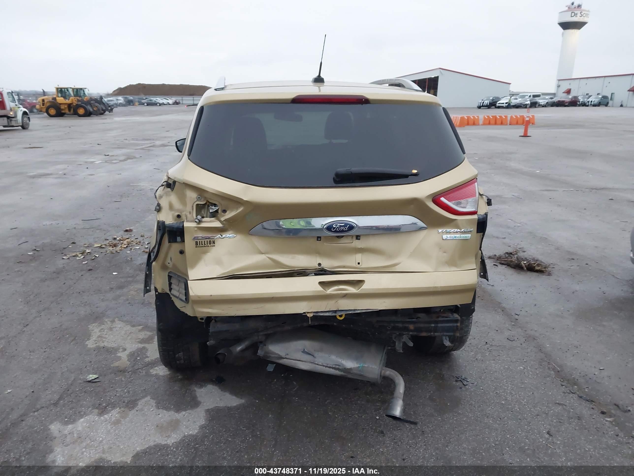 FORD ESCAPE image 6