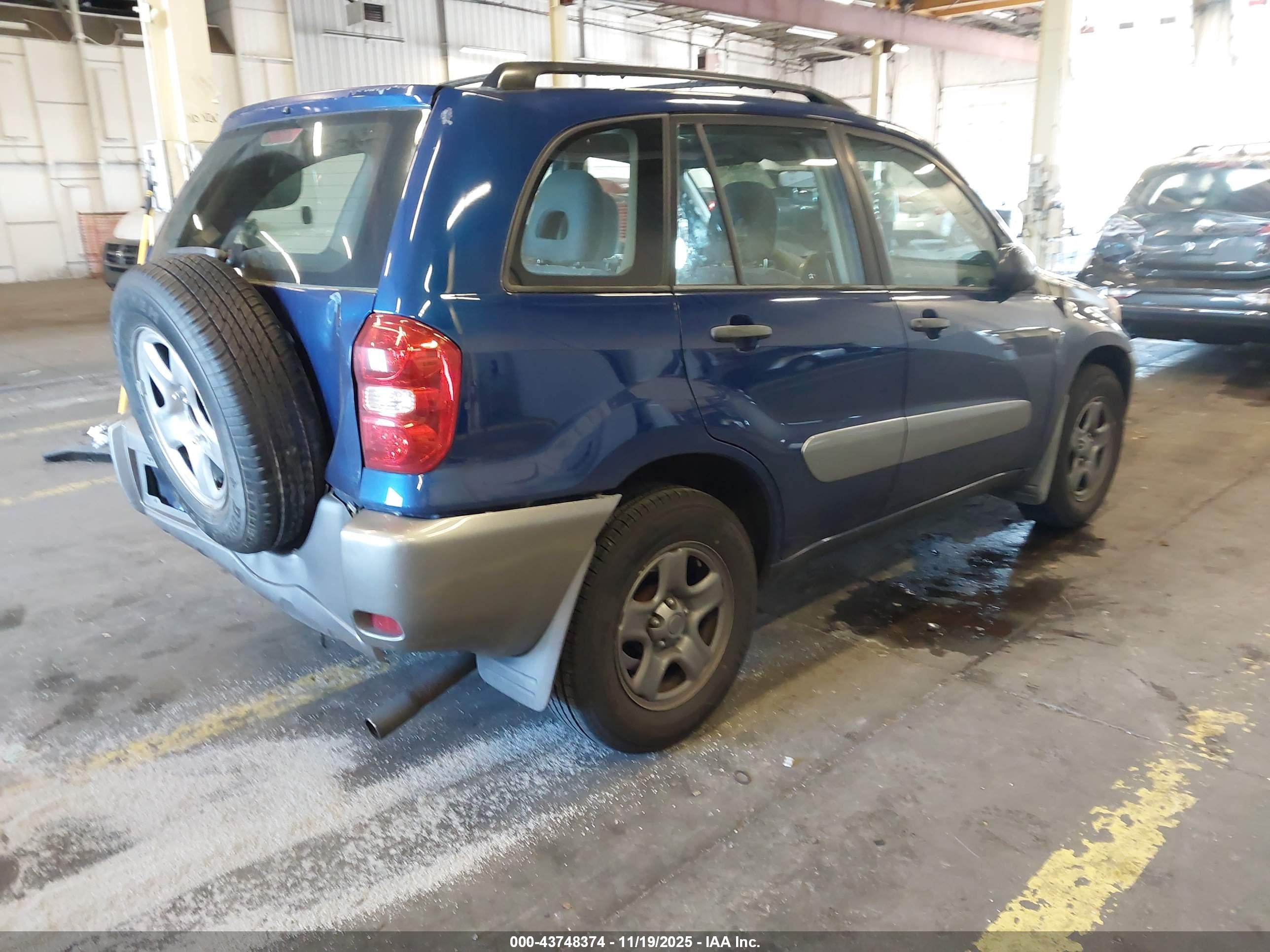 TOYOTA RAV4 image 4