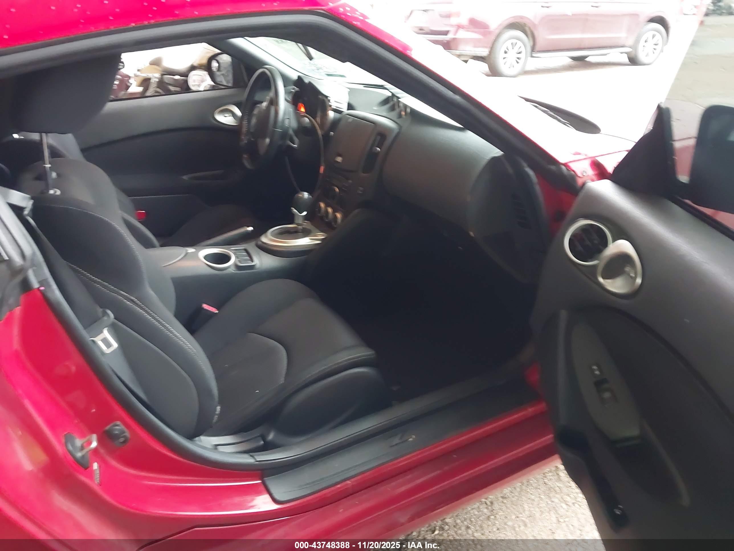 NISSAN 370Z image 5