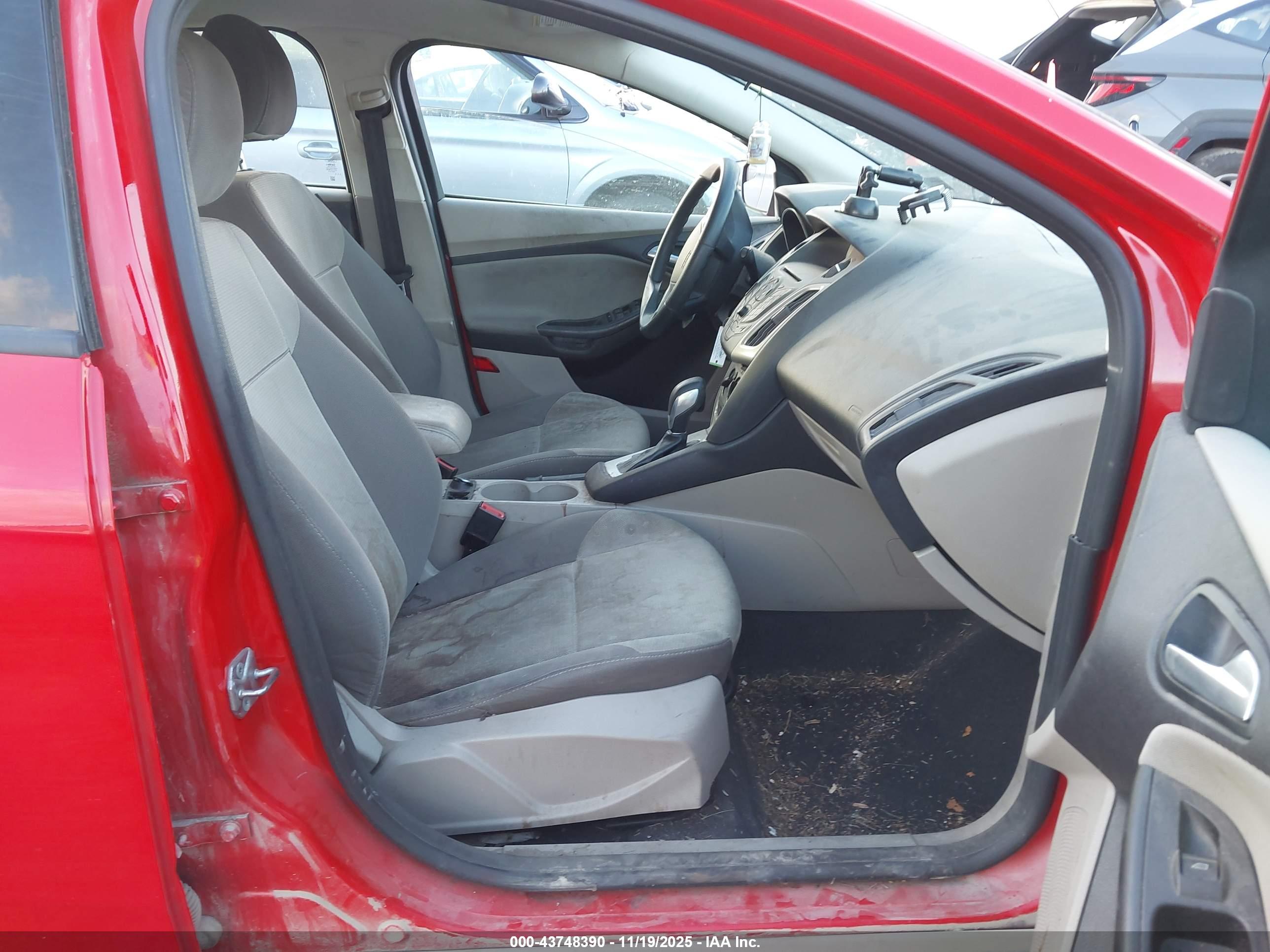 FORD FOCUS image 5