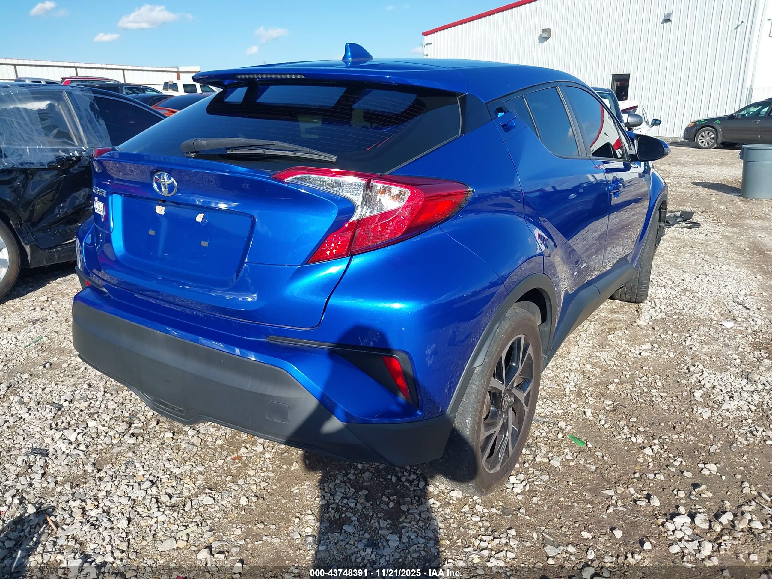 TOYOTA C-HR image 4