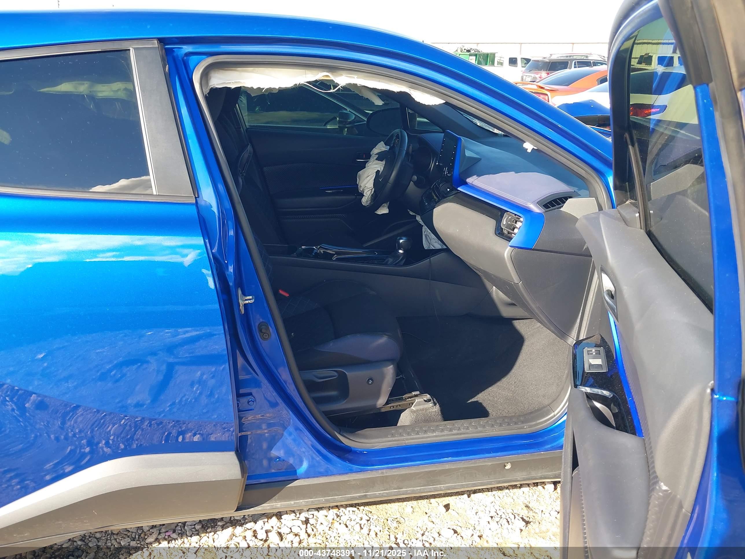 TOYOTA C-HR image 5
