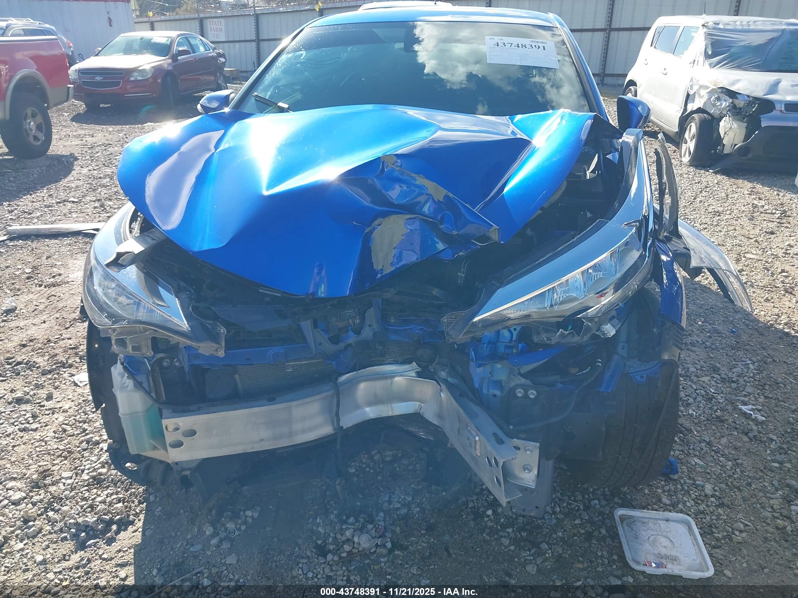 TOYOTA C-HR image 6