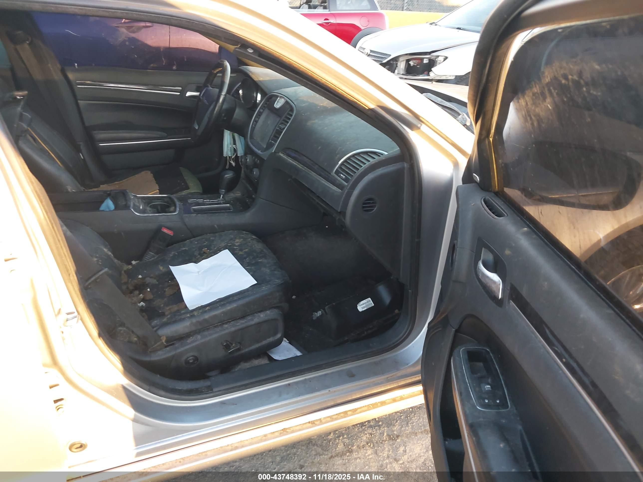 CHRYSLER 300 image 5