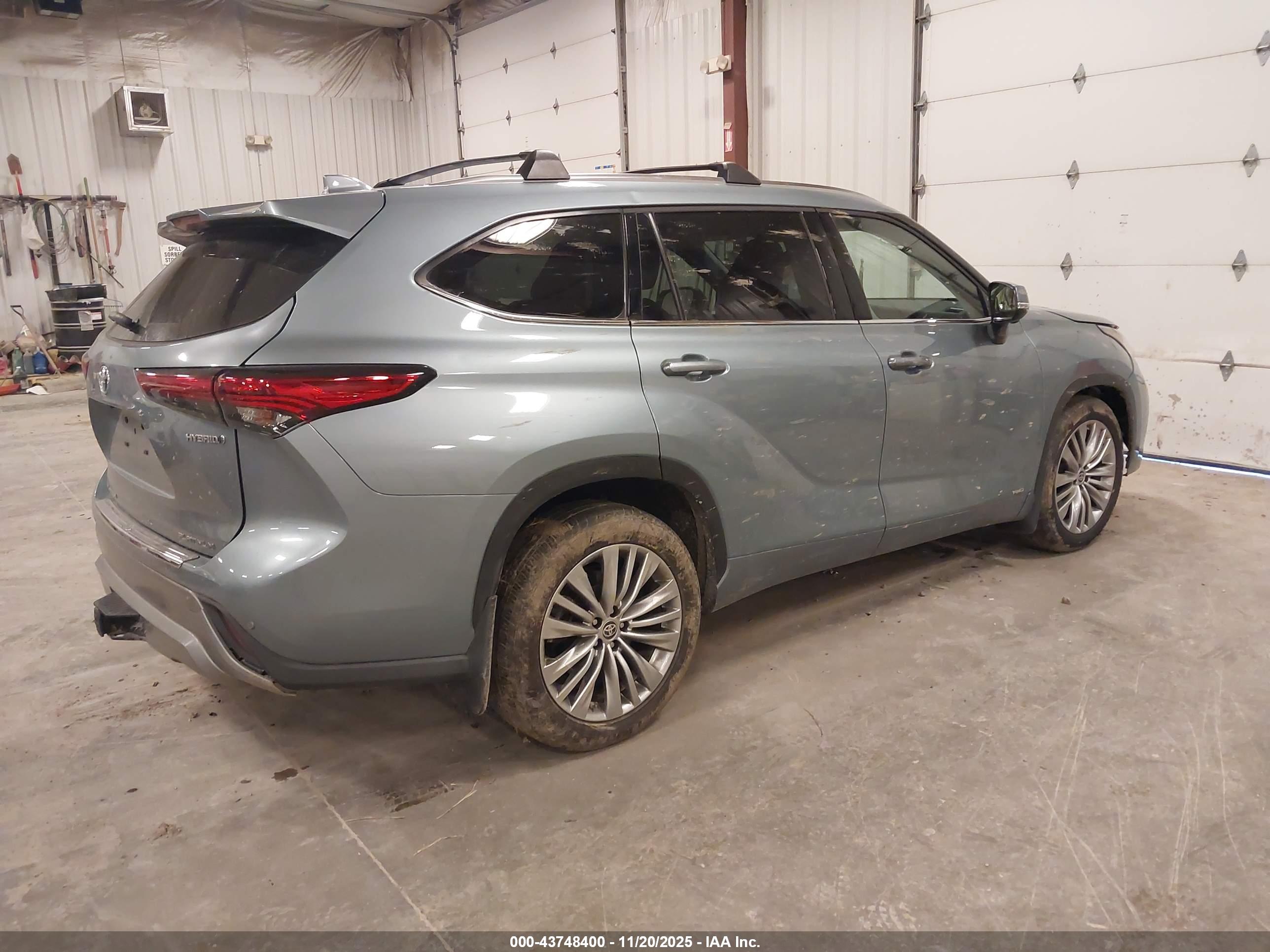 TOYOTA HIGHLANDER image 4
