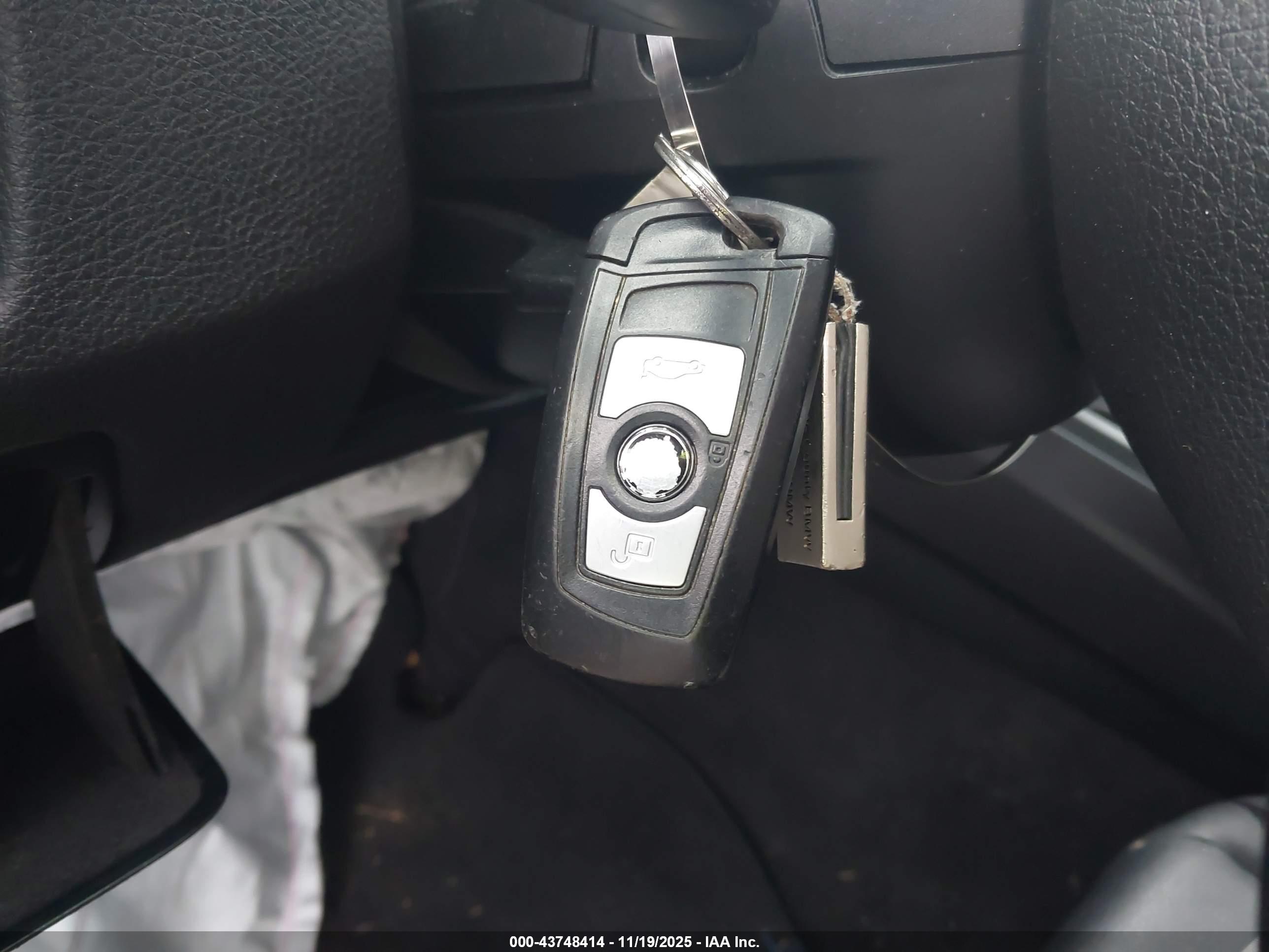BMW 328I image 11