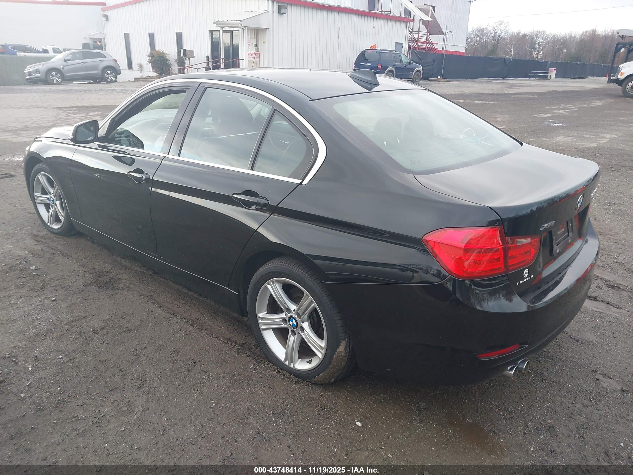 BMW 328I image 3
