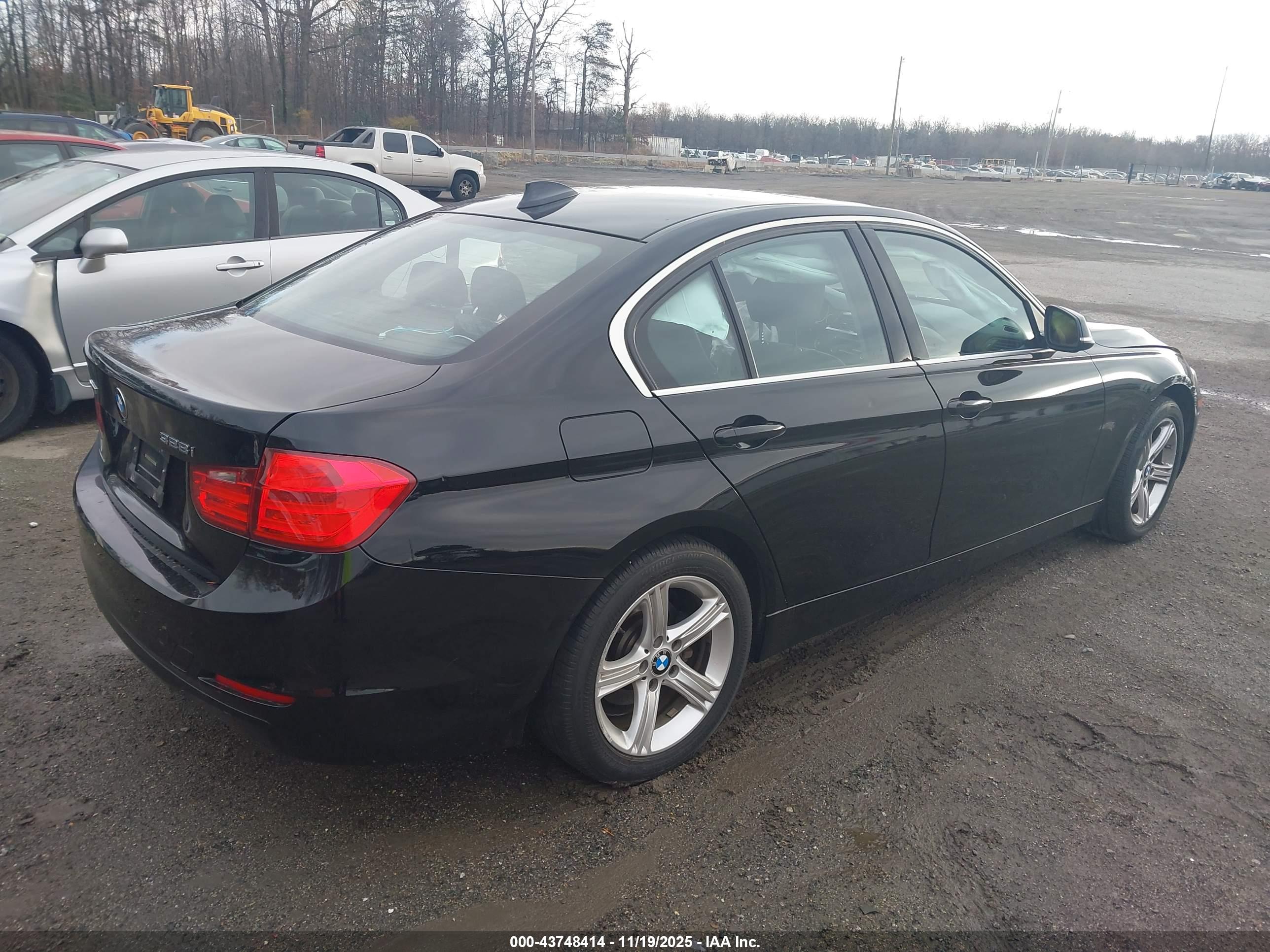 BMW 328I image 4
