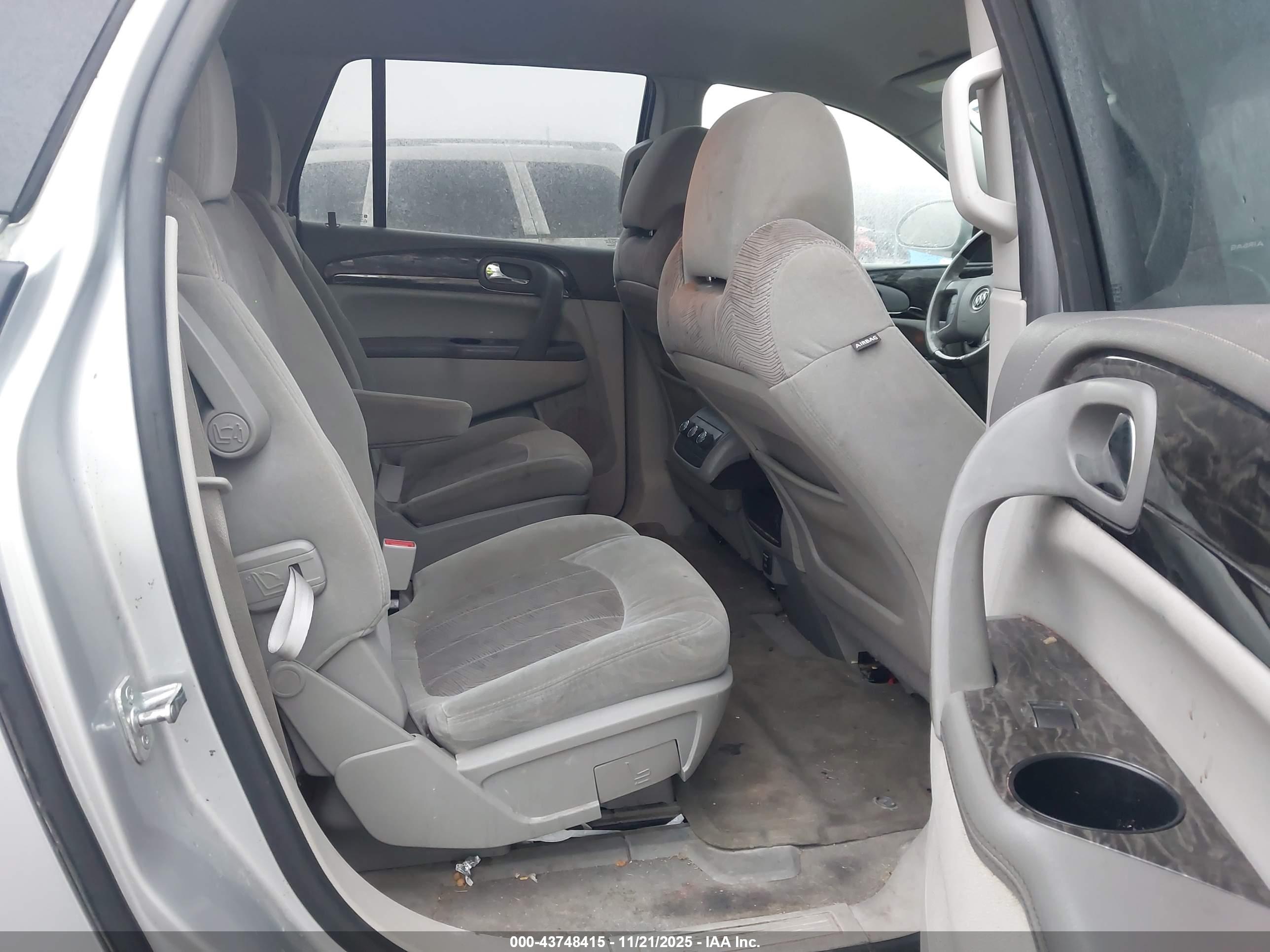 BUICK ENCLAVE image 8