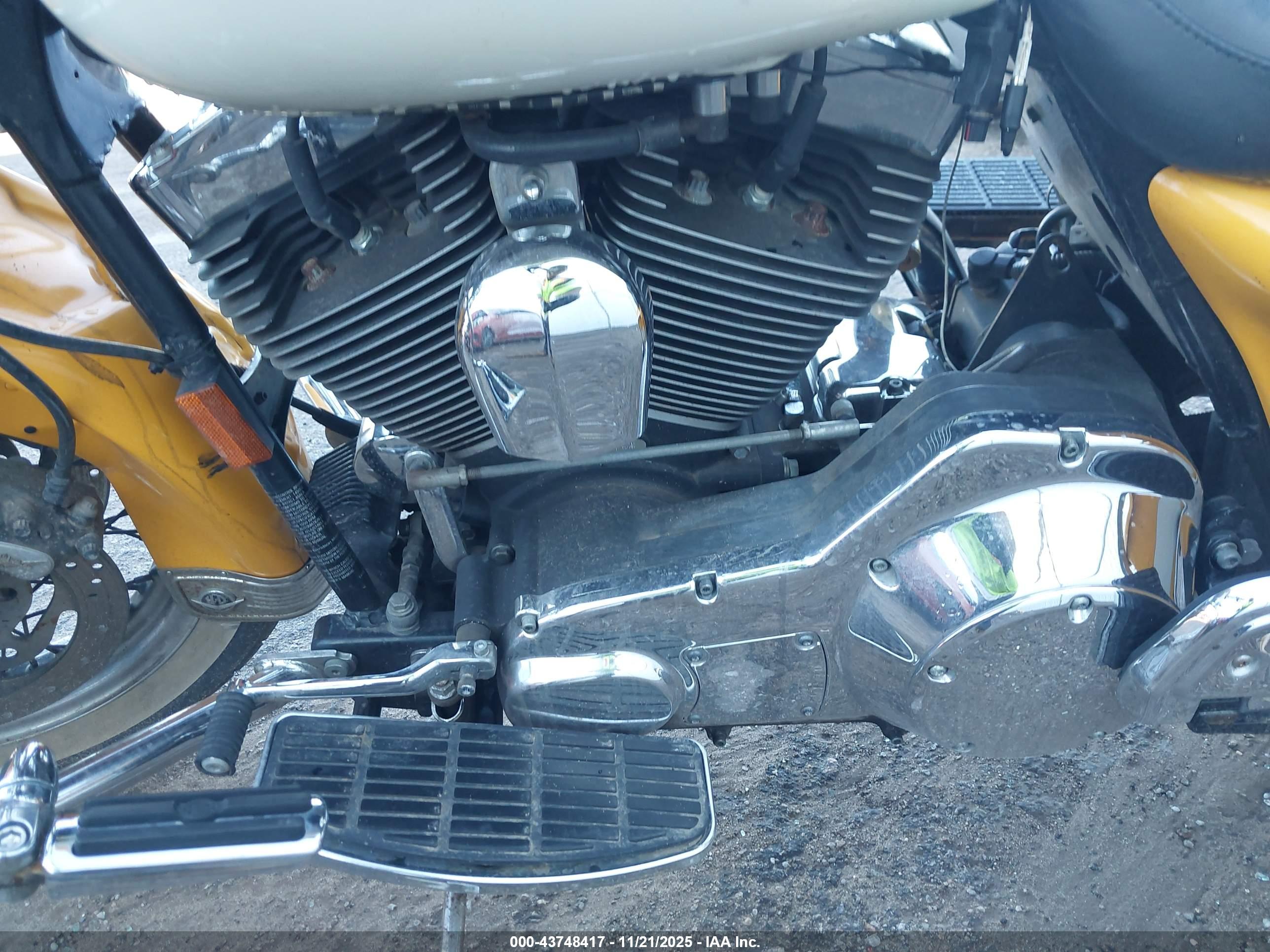HARLEY-DAVIDSON FLHRCI image 9