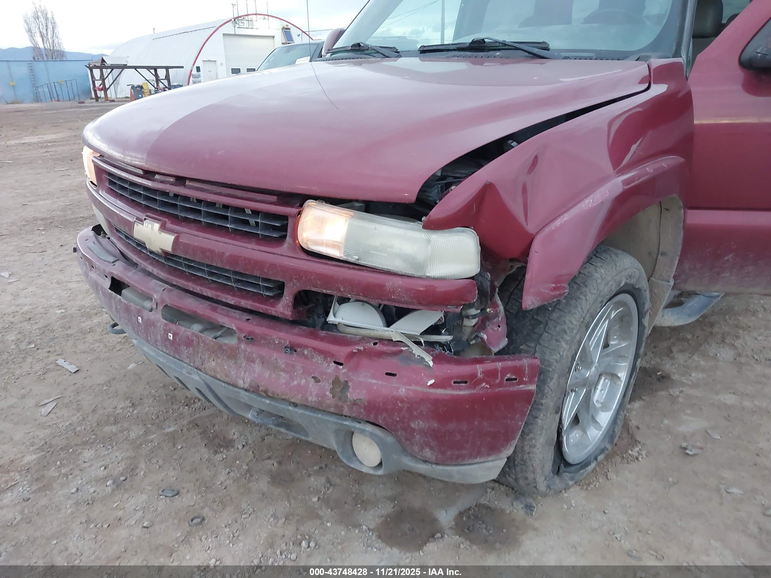 CHEVROLET TAHOE image 6
