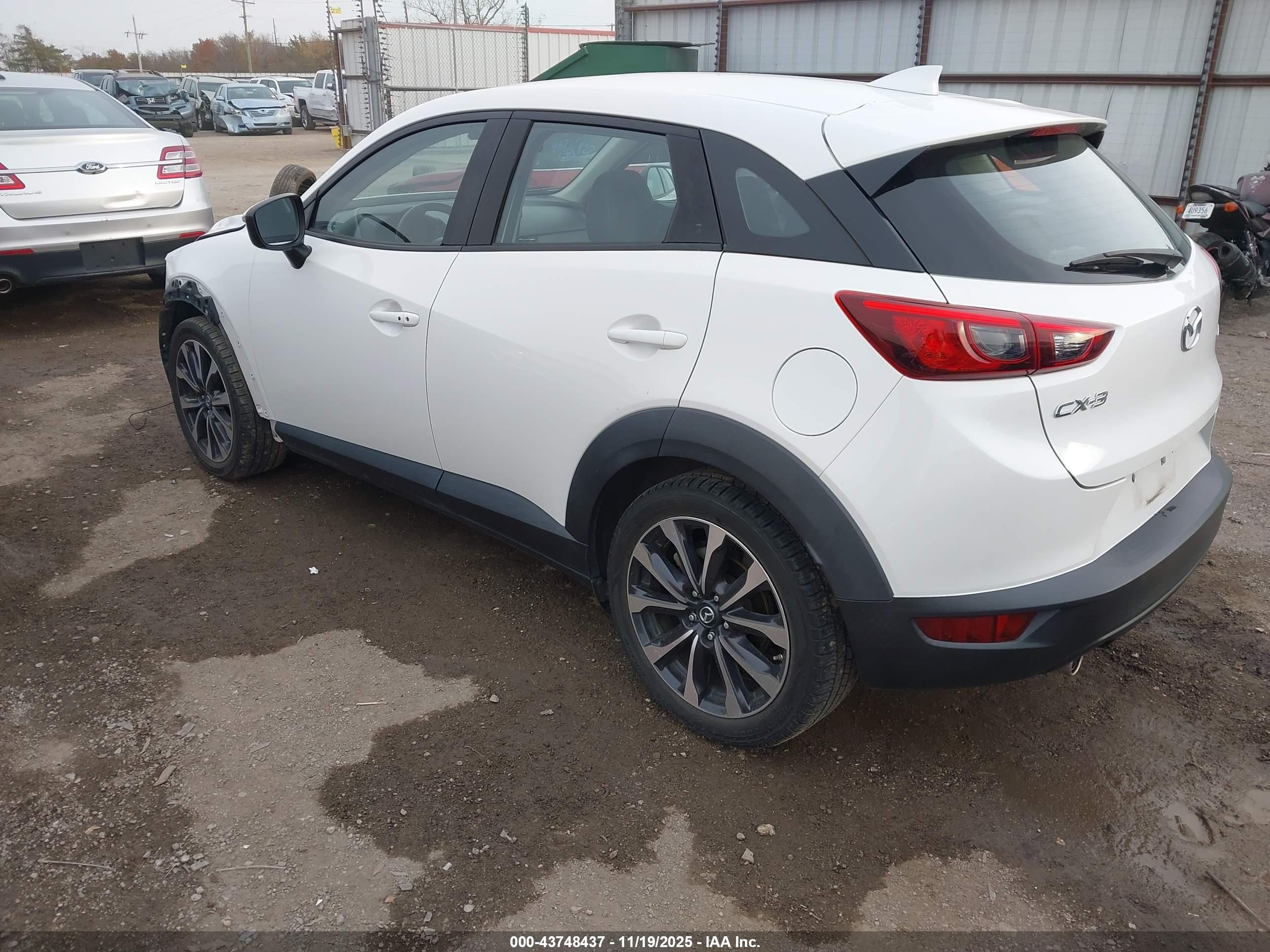 MAZDA CX-3 image 3