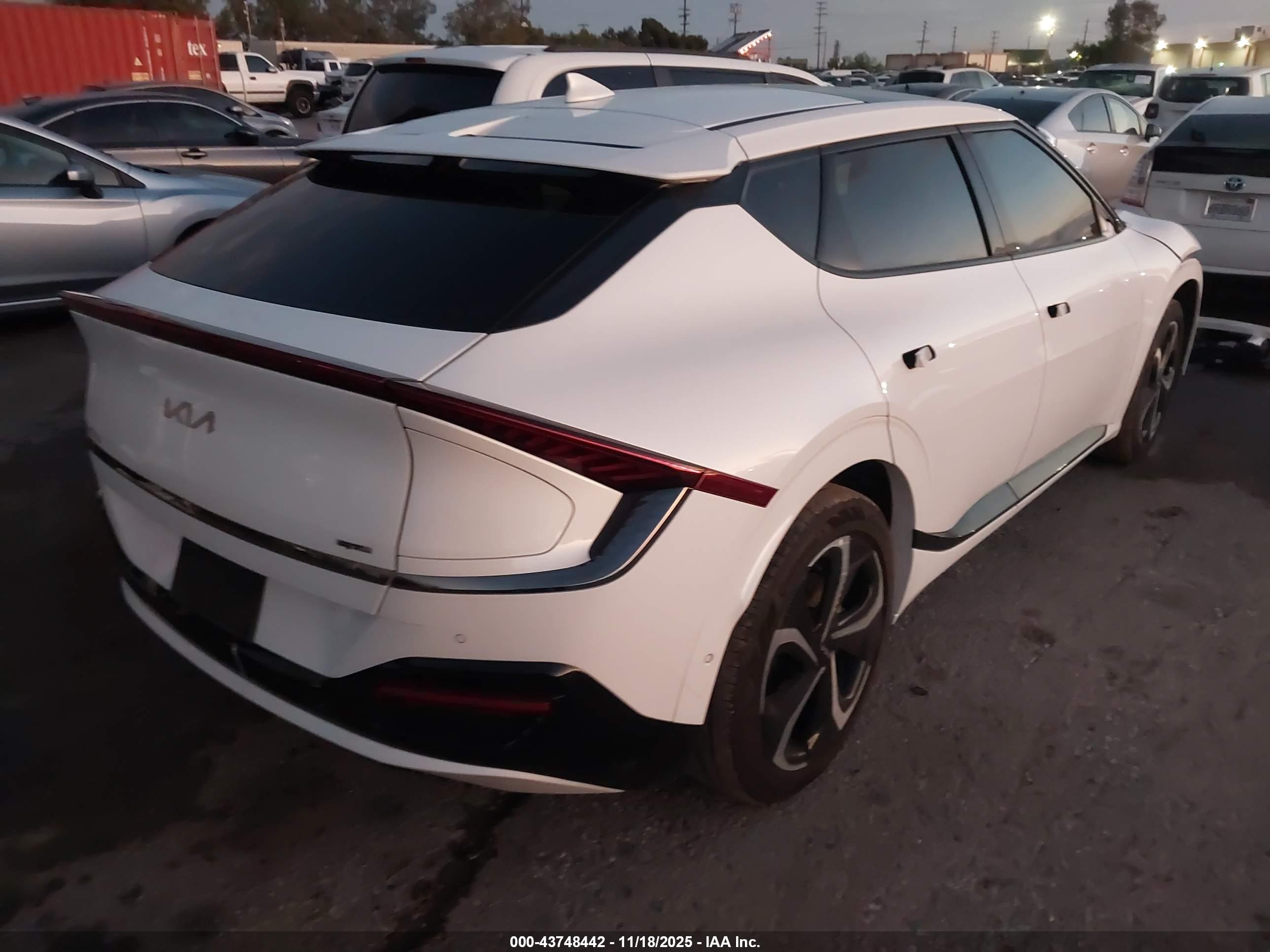 KIA EV6 image 4