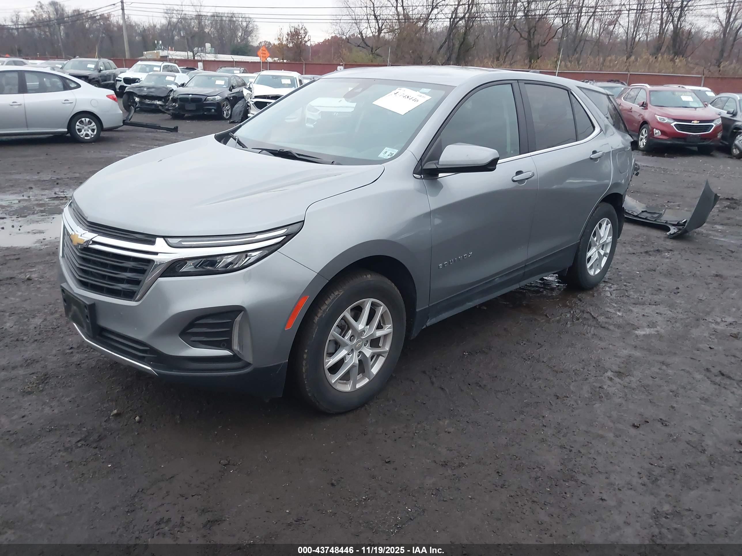 CHEVROLET EQUINOX image 2