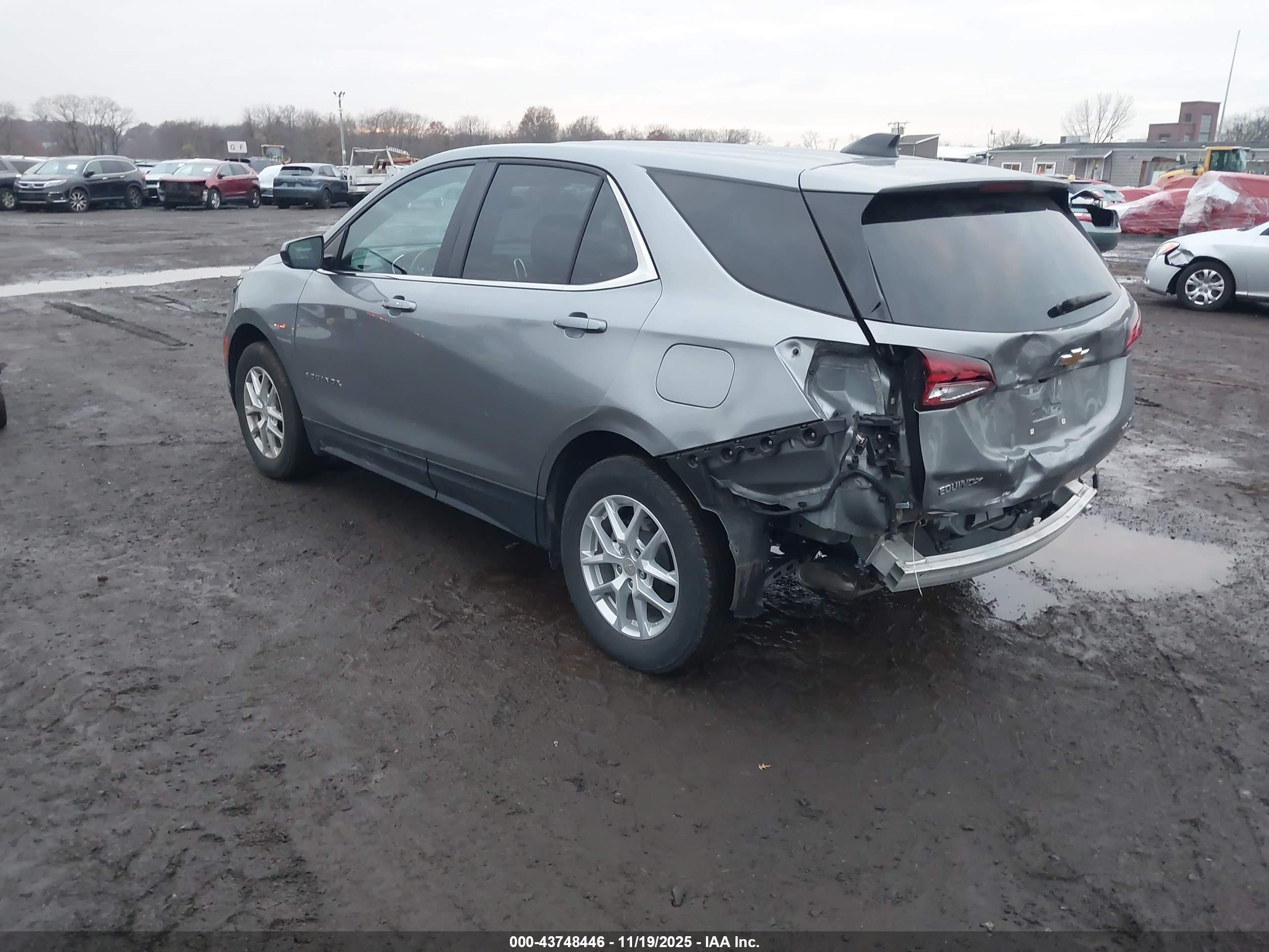 CHEVROLET EQUINOX image 3