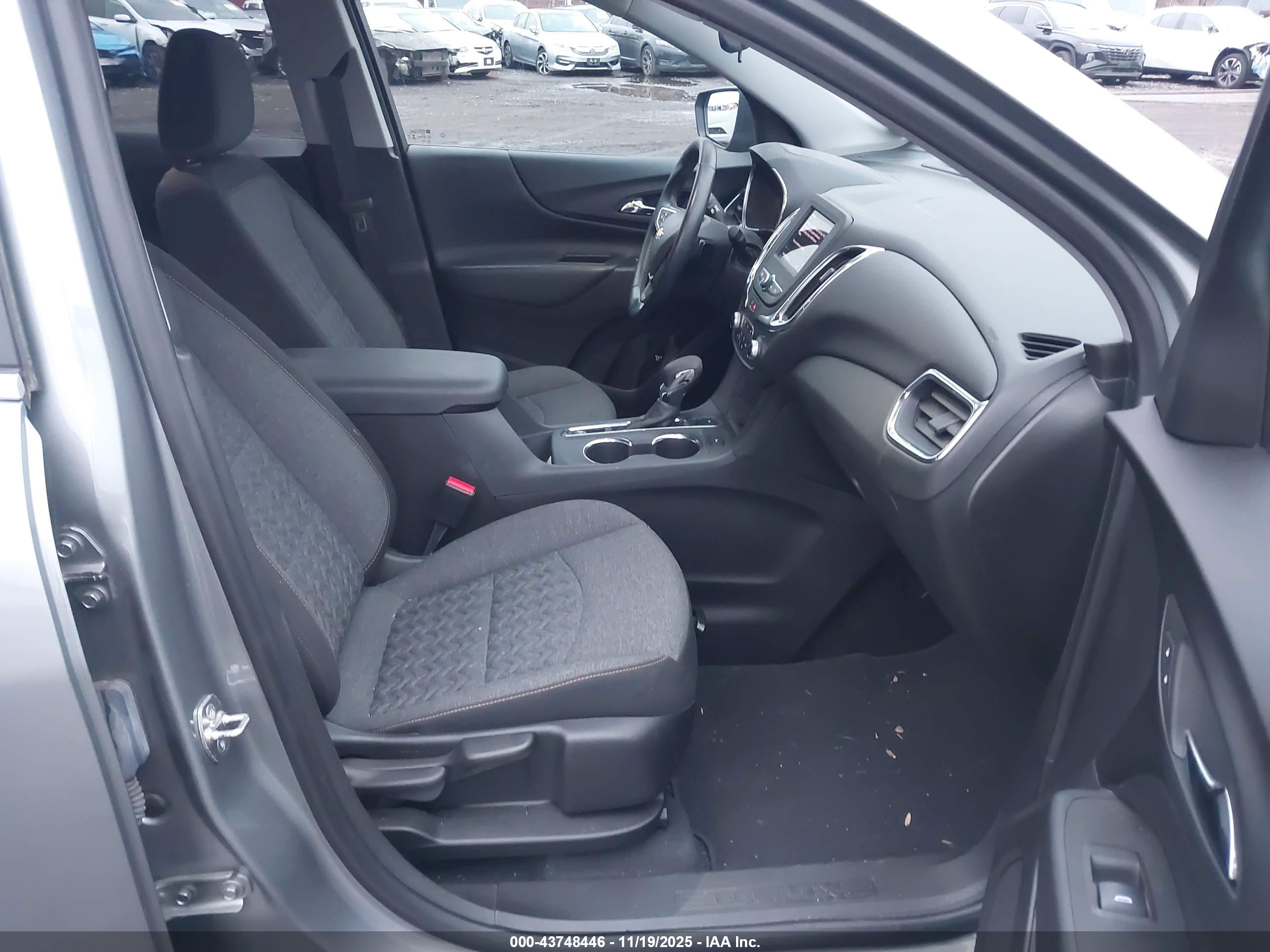 CHEVROLET EQUINOX image 5