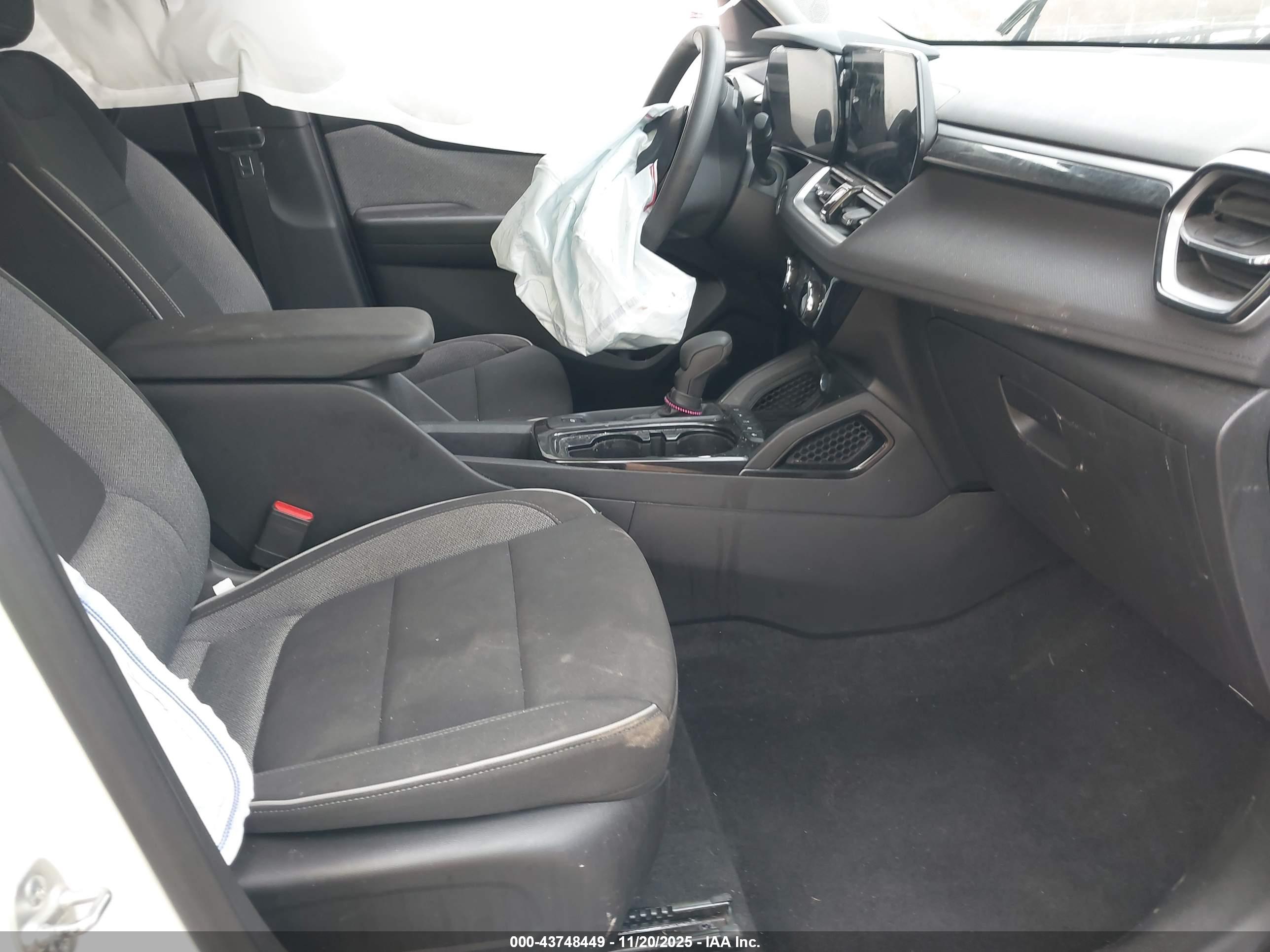 CHEVROLET TRAILBLAZER image 5