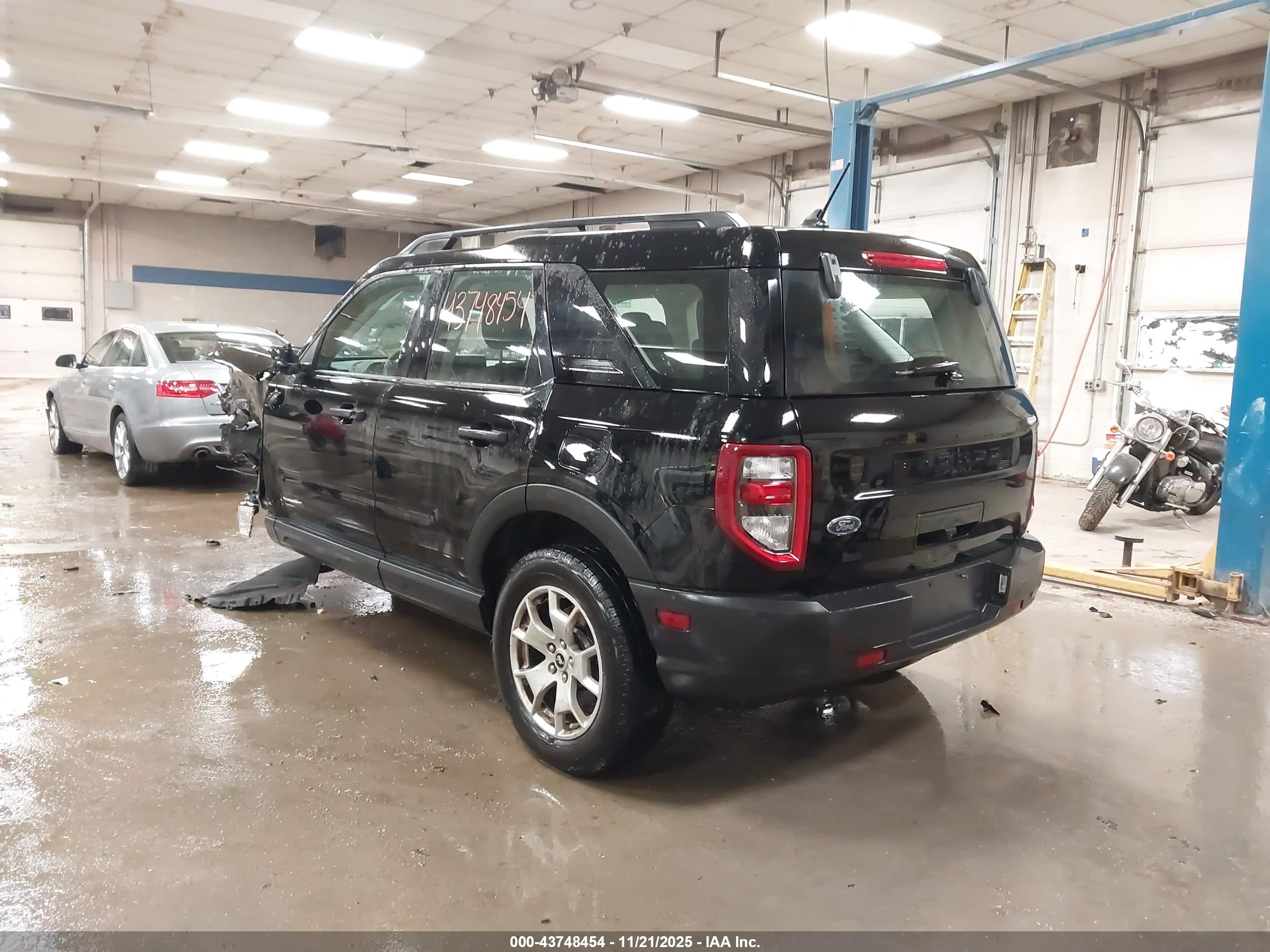 FORD BRONCO image 3