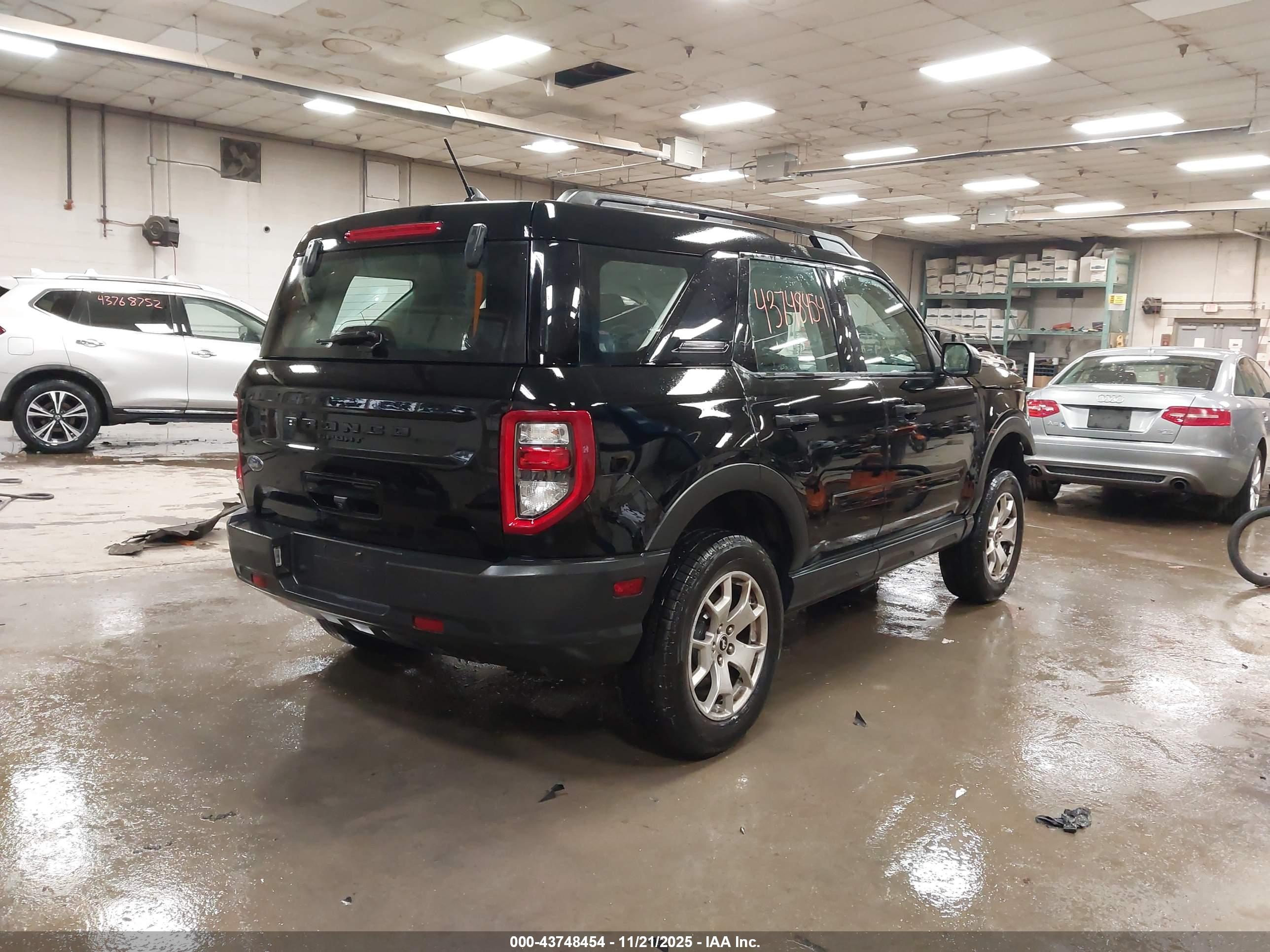 FORD BRONCO image 4