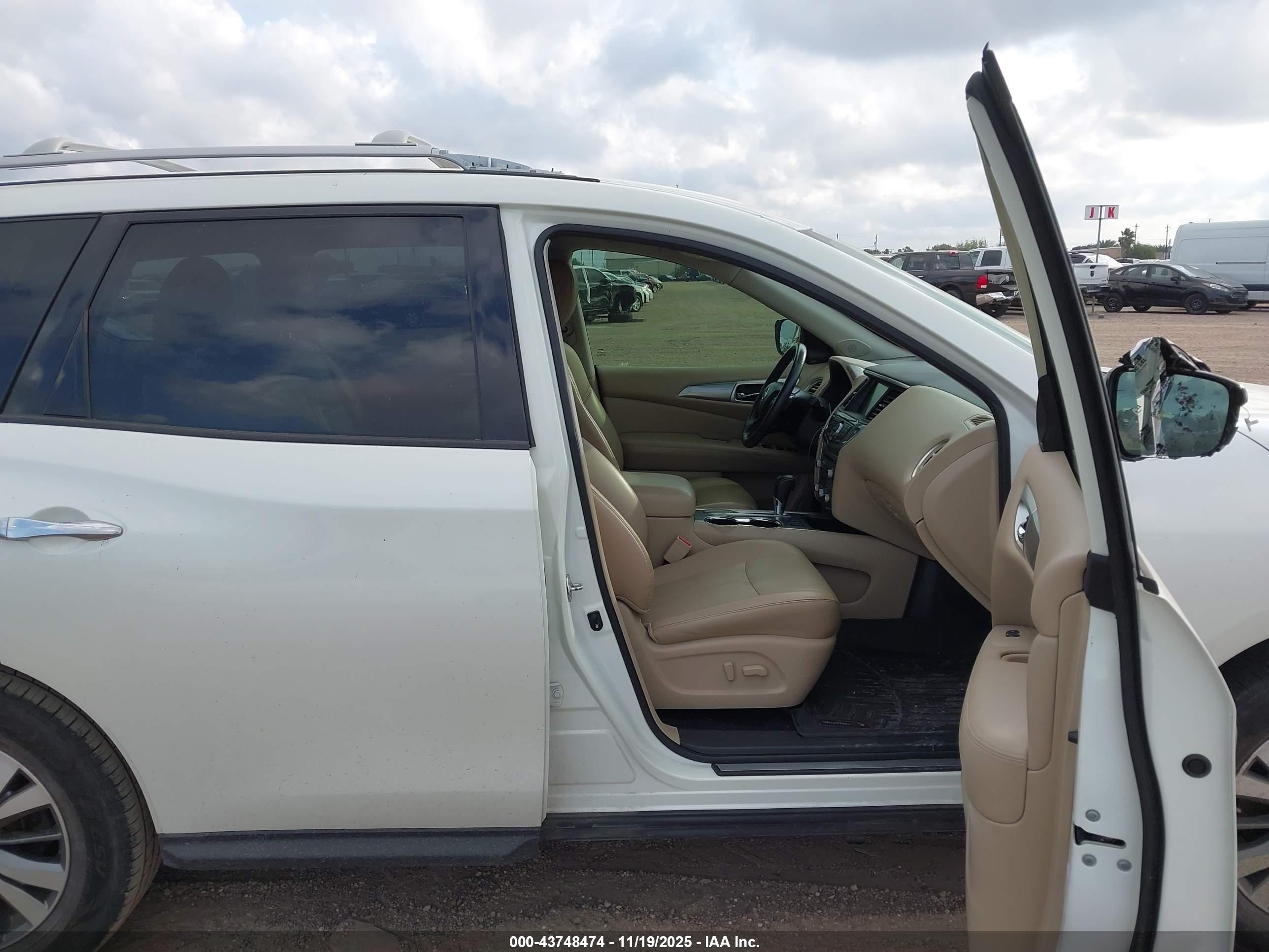 NISSAN PATHFINDER image 5
