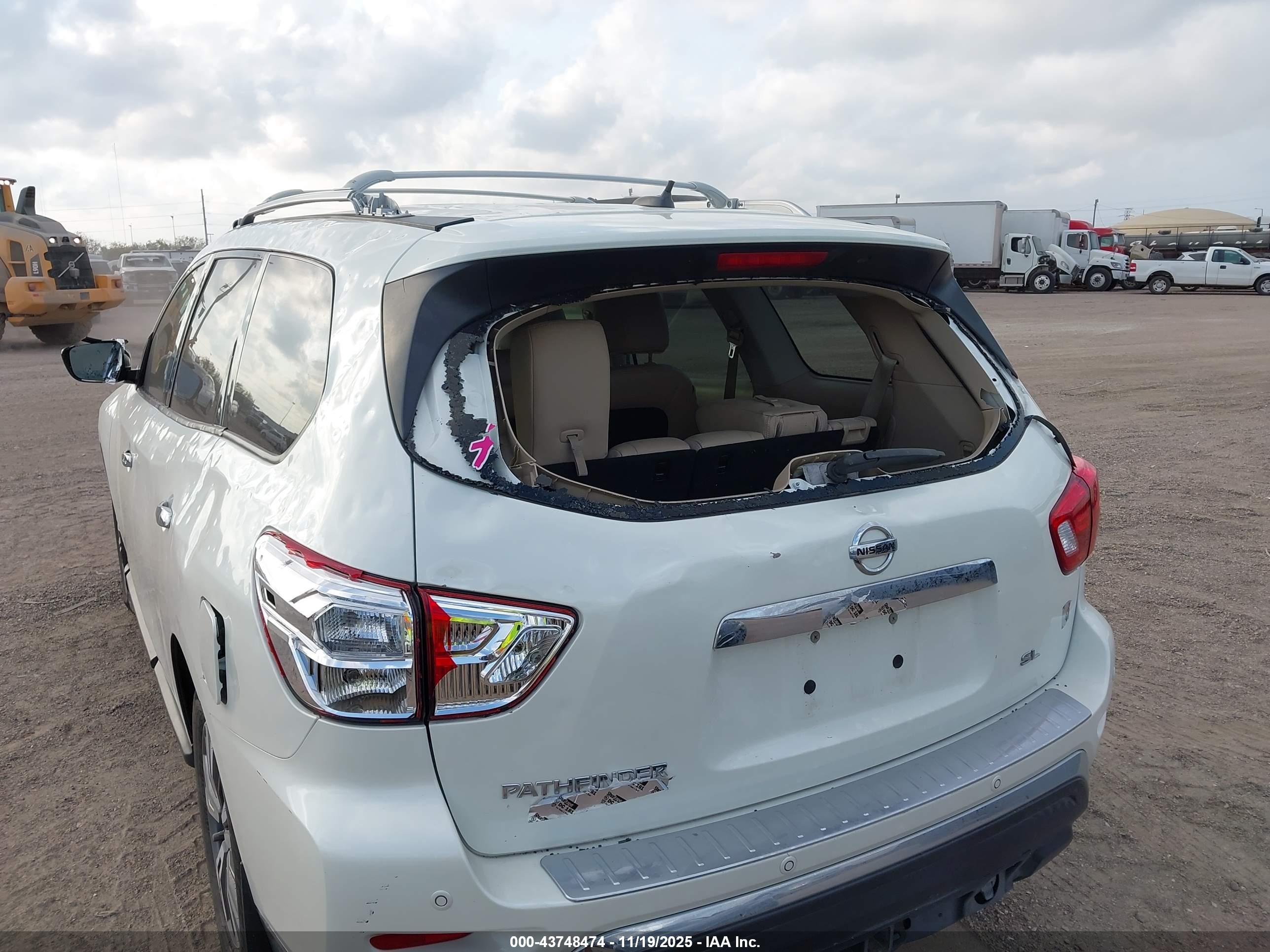 NISSAN PATHFINDER image 6