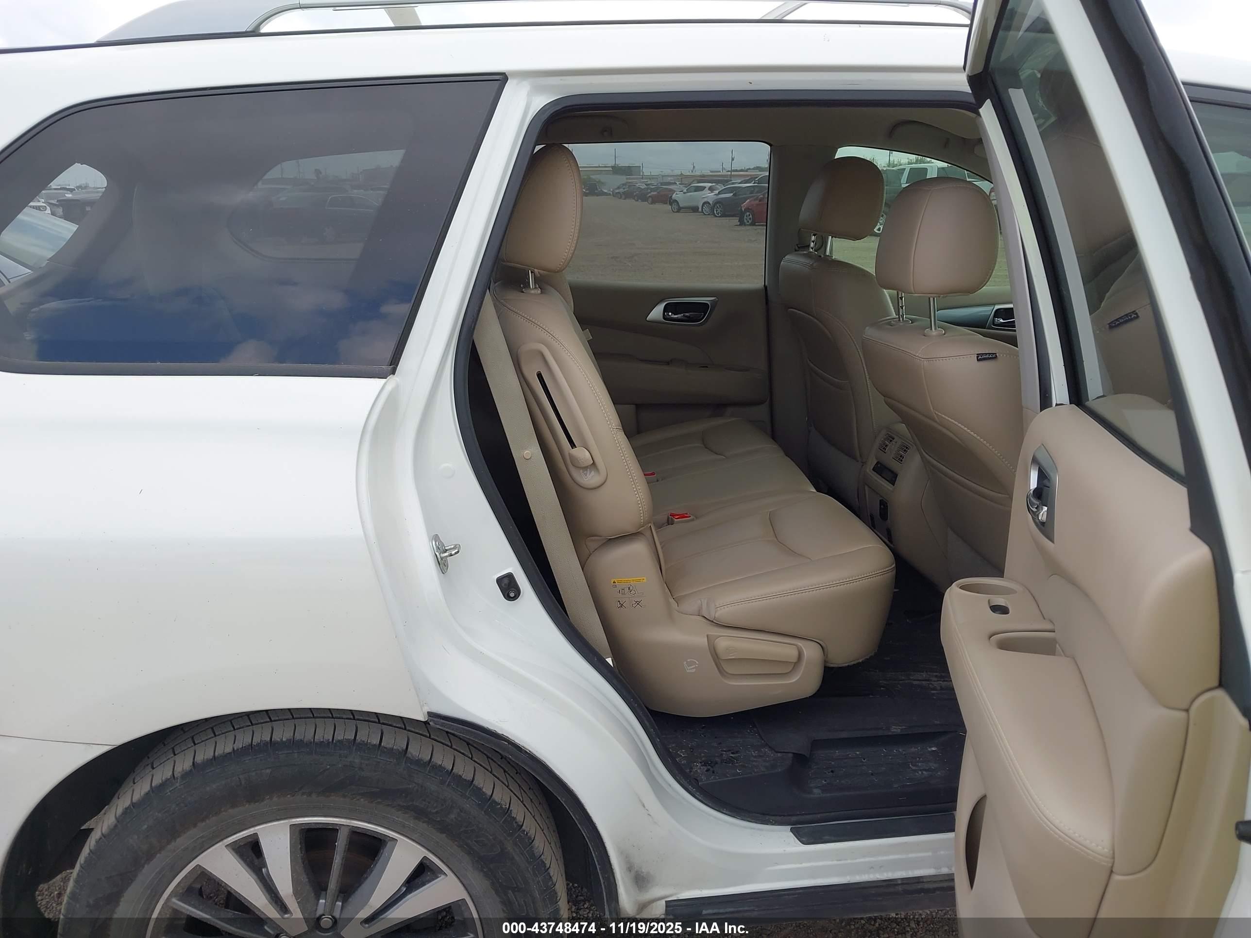 NISSAN PATHFINDER image 8