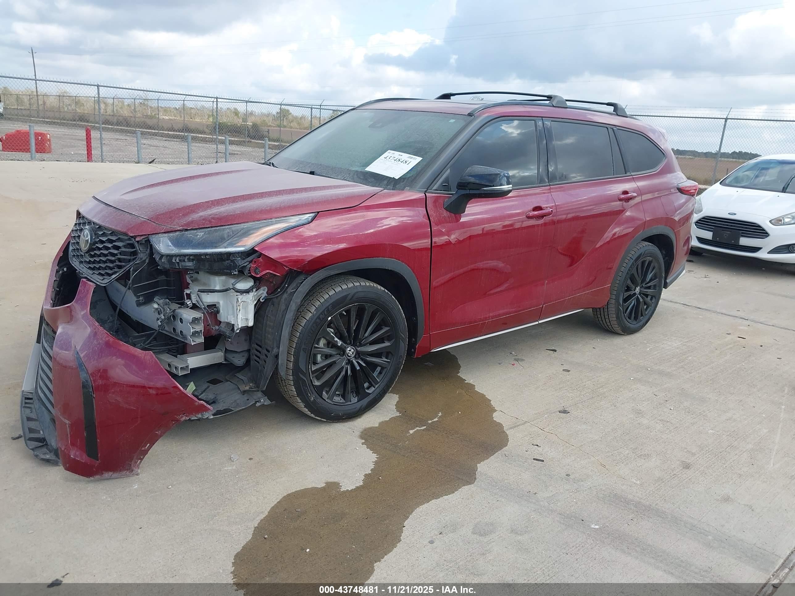 TOYOTA HIGHLANDER image 2