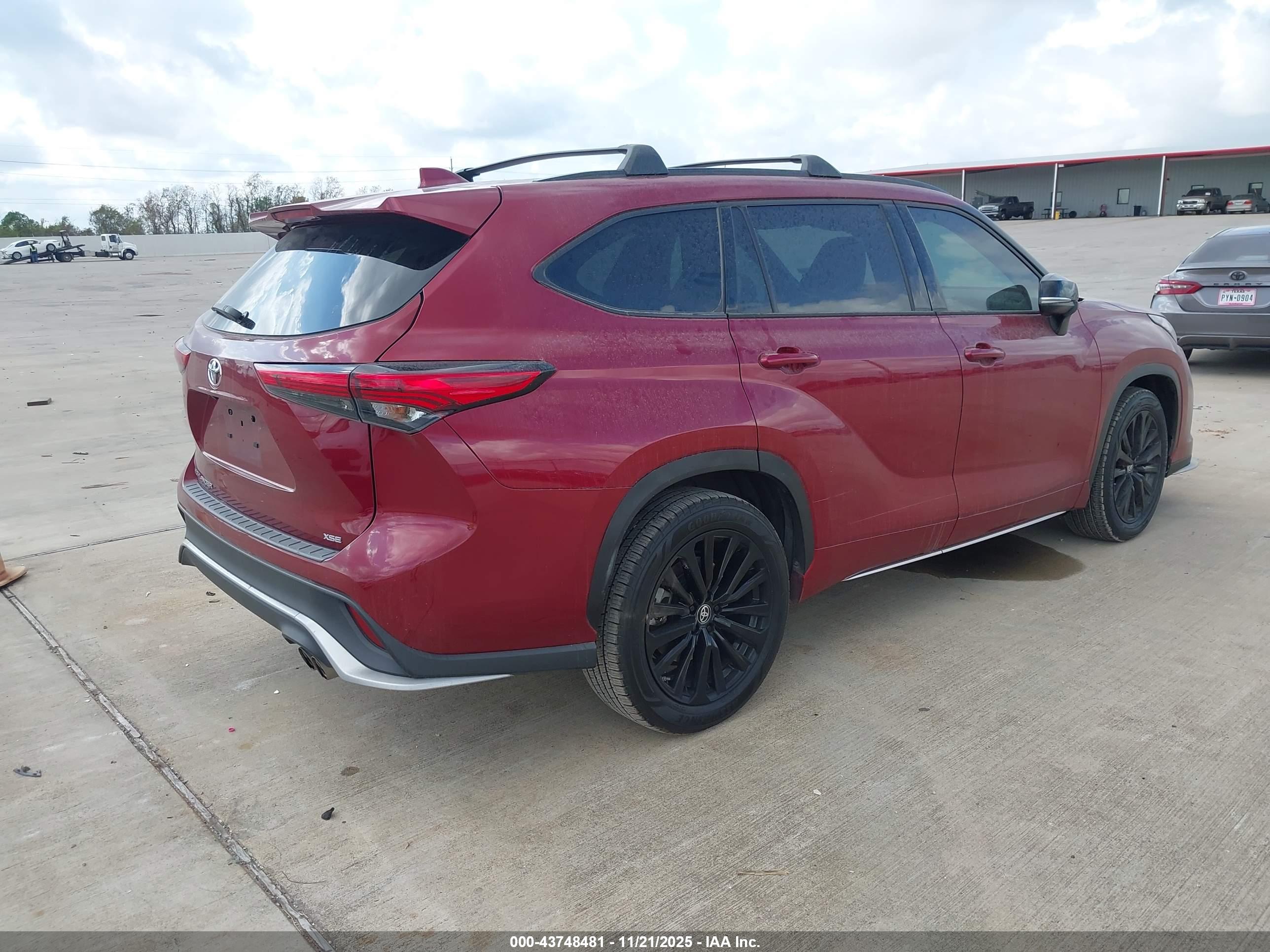 TOYOTA HIGHLANDER image 4