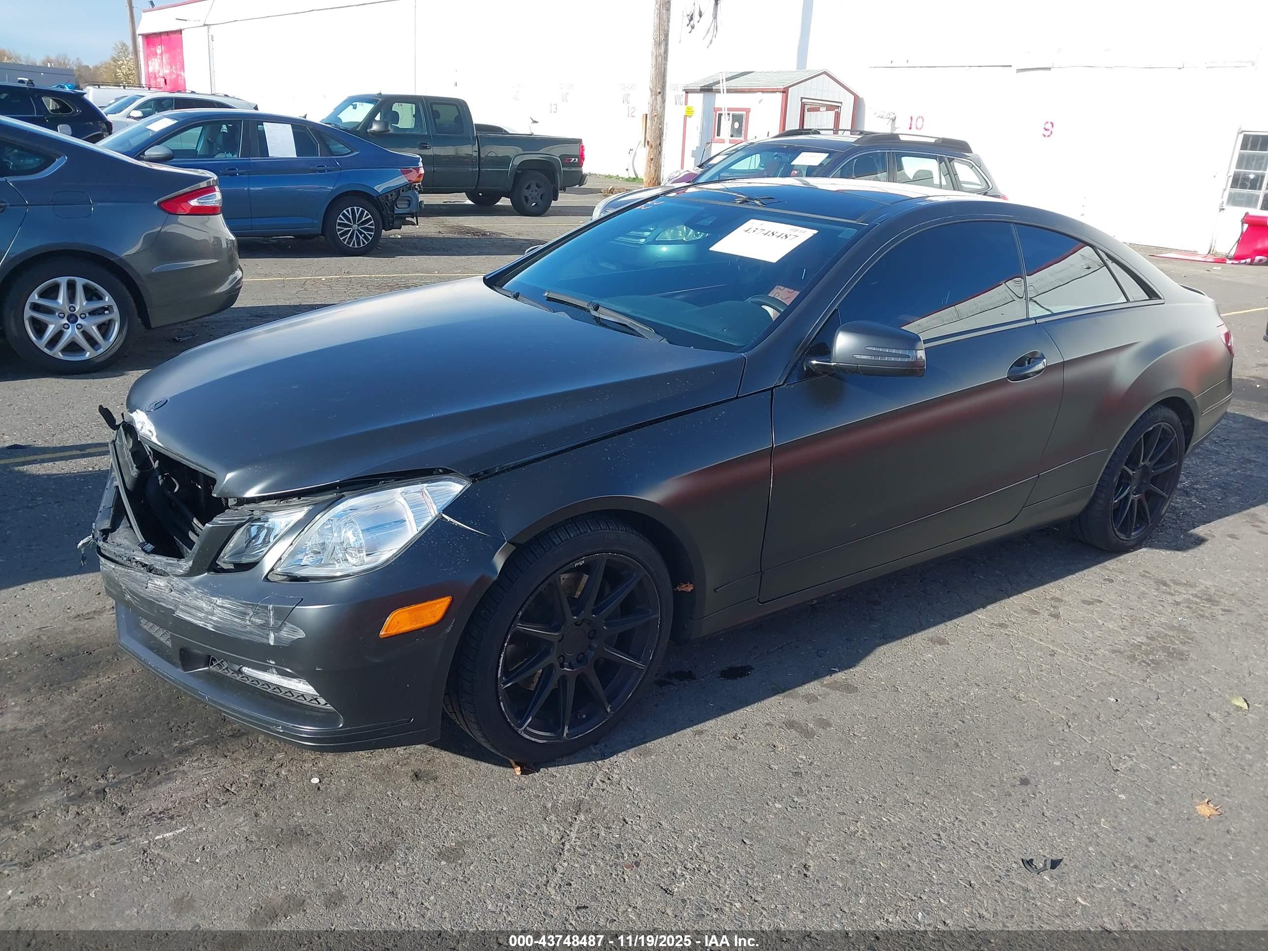 MERCEDES-BENZ E image 2