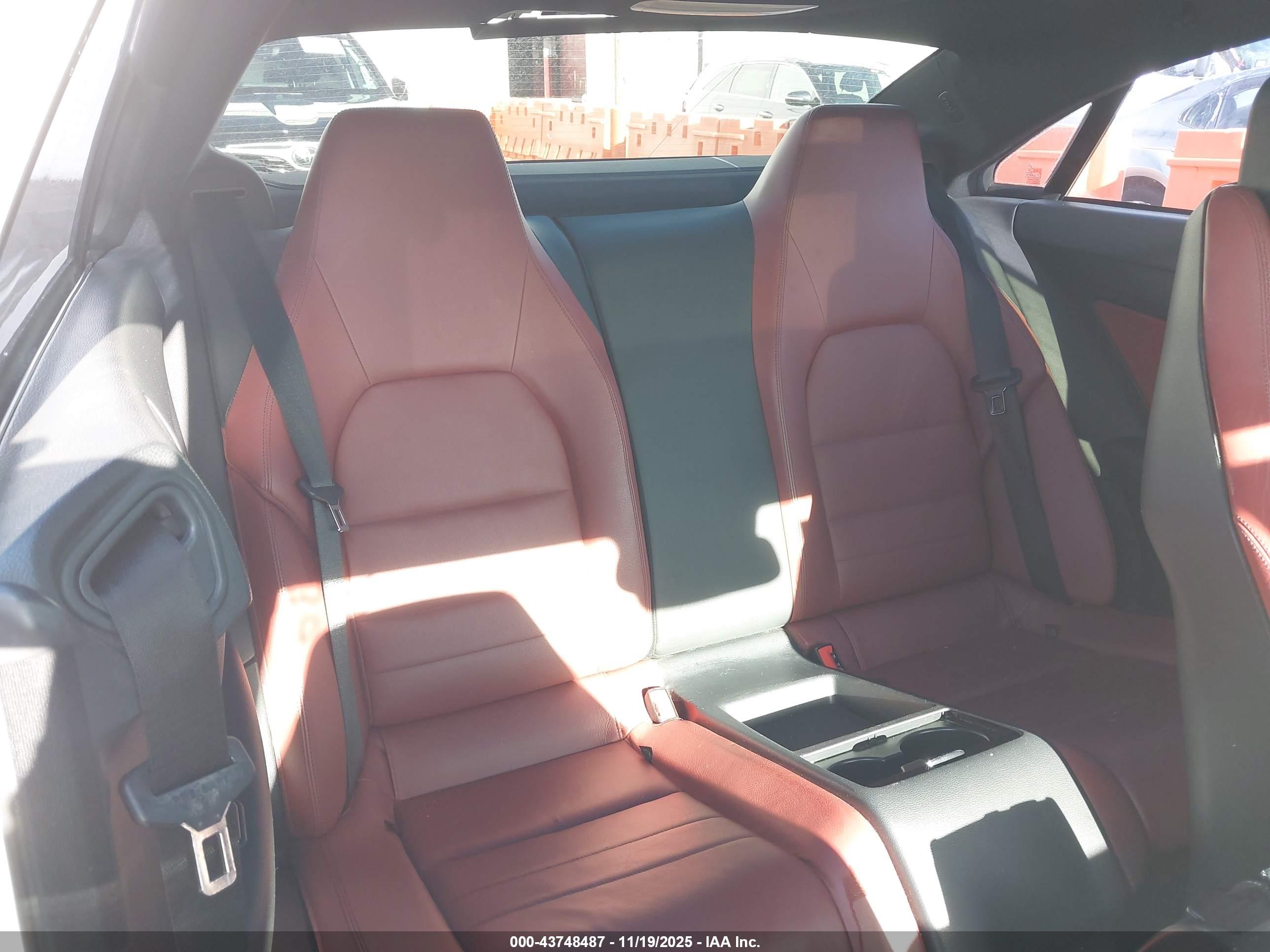 MERCEDES-BENZ E image 8