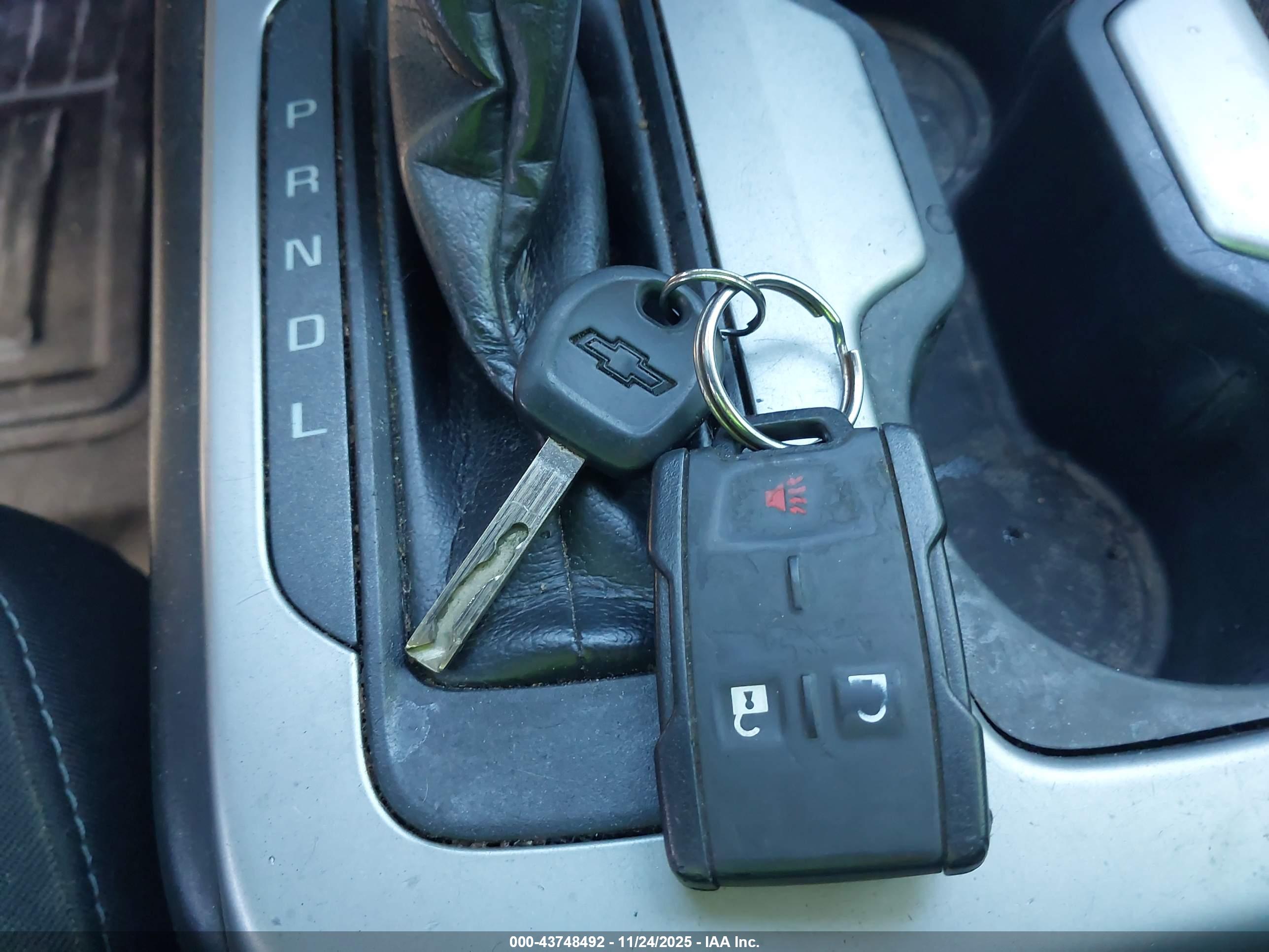 CHEVROLET COLORADO image 11