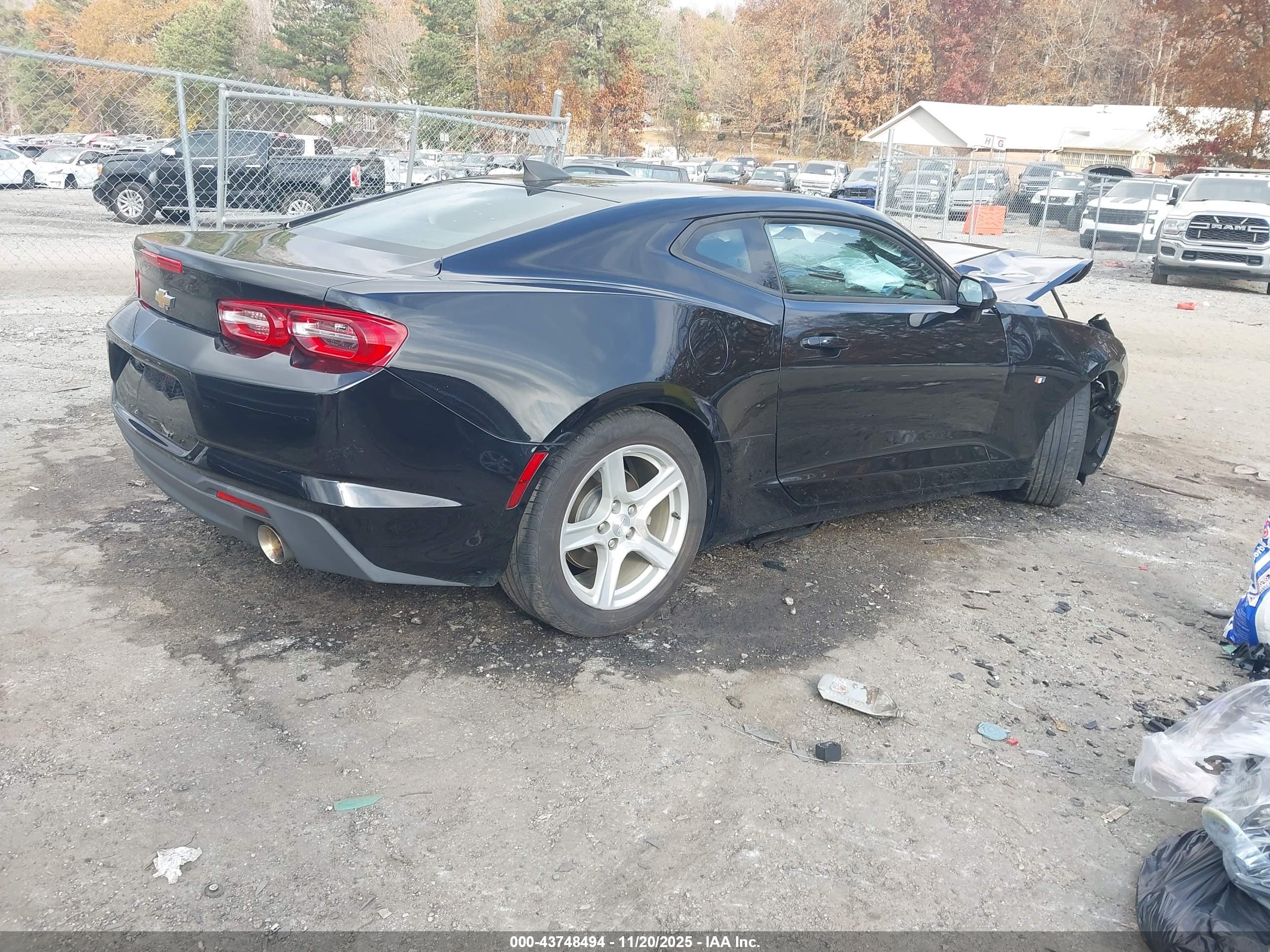 CHEVROLET CAMARO image 4