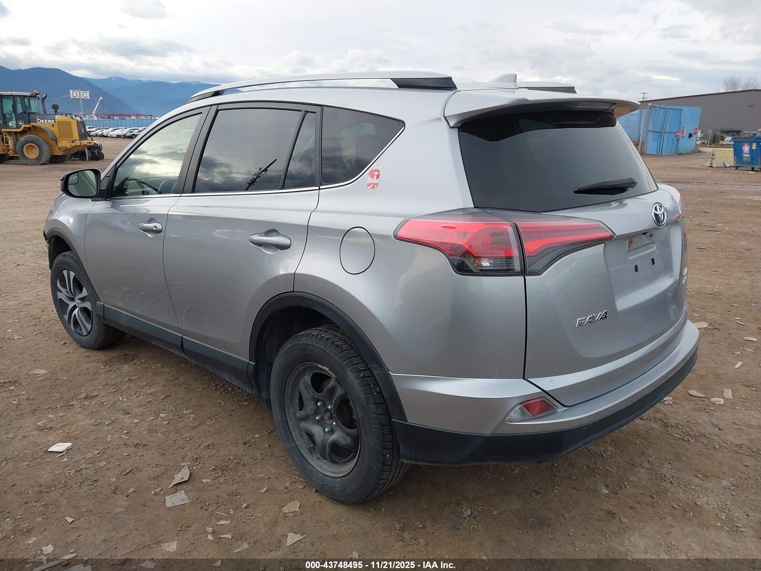 TOYOTA RAV4 image 3