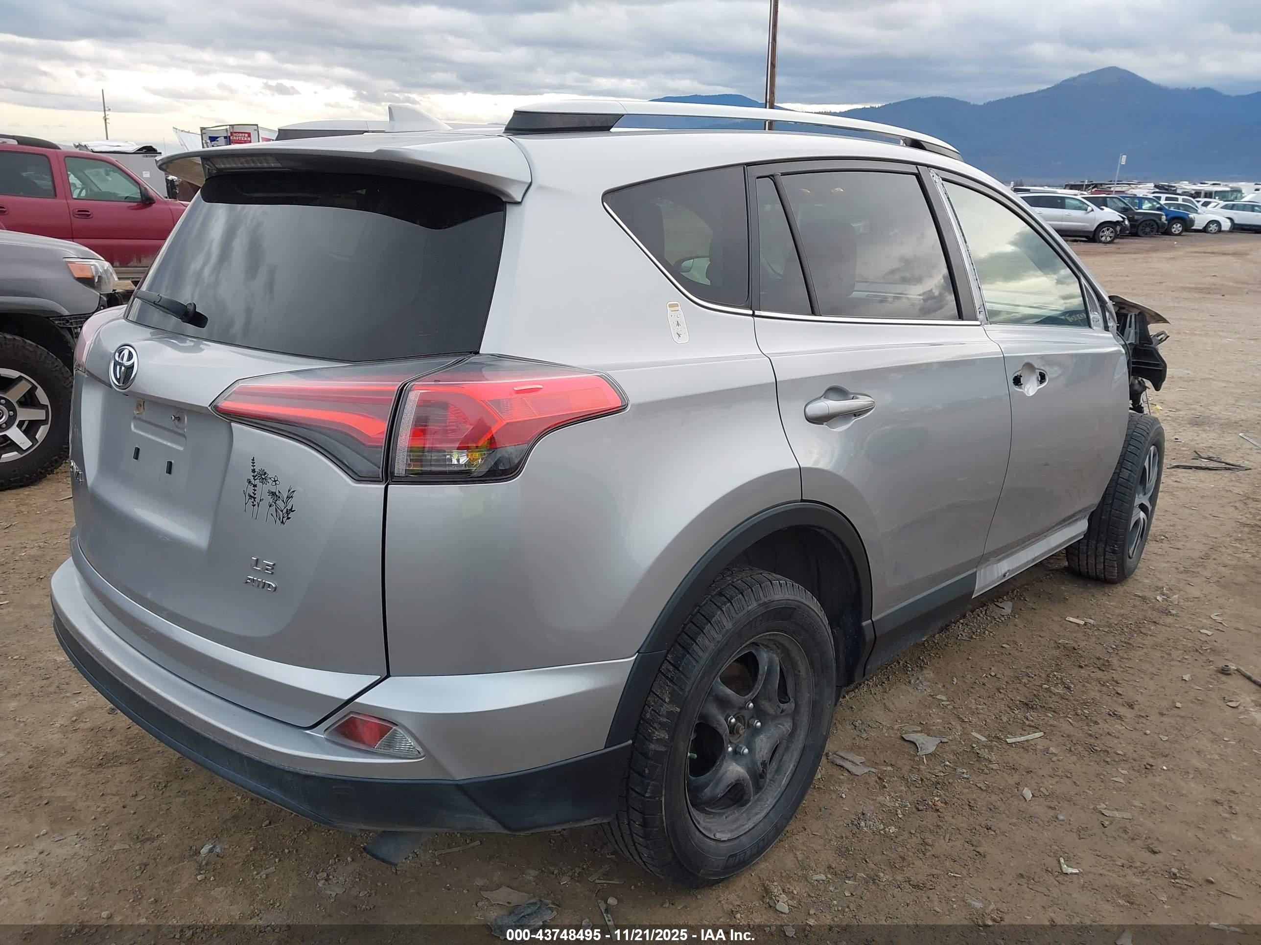 TOYOTA RAV4 image 4