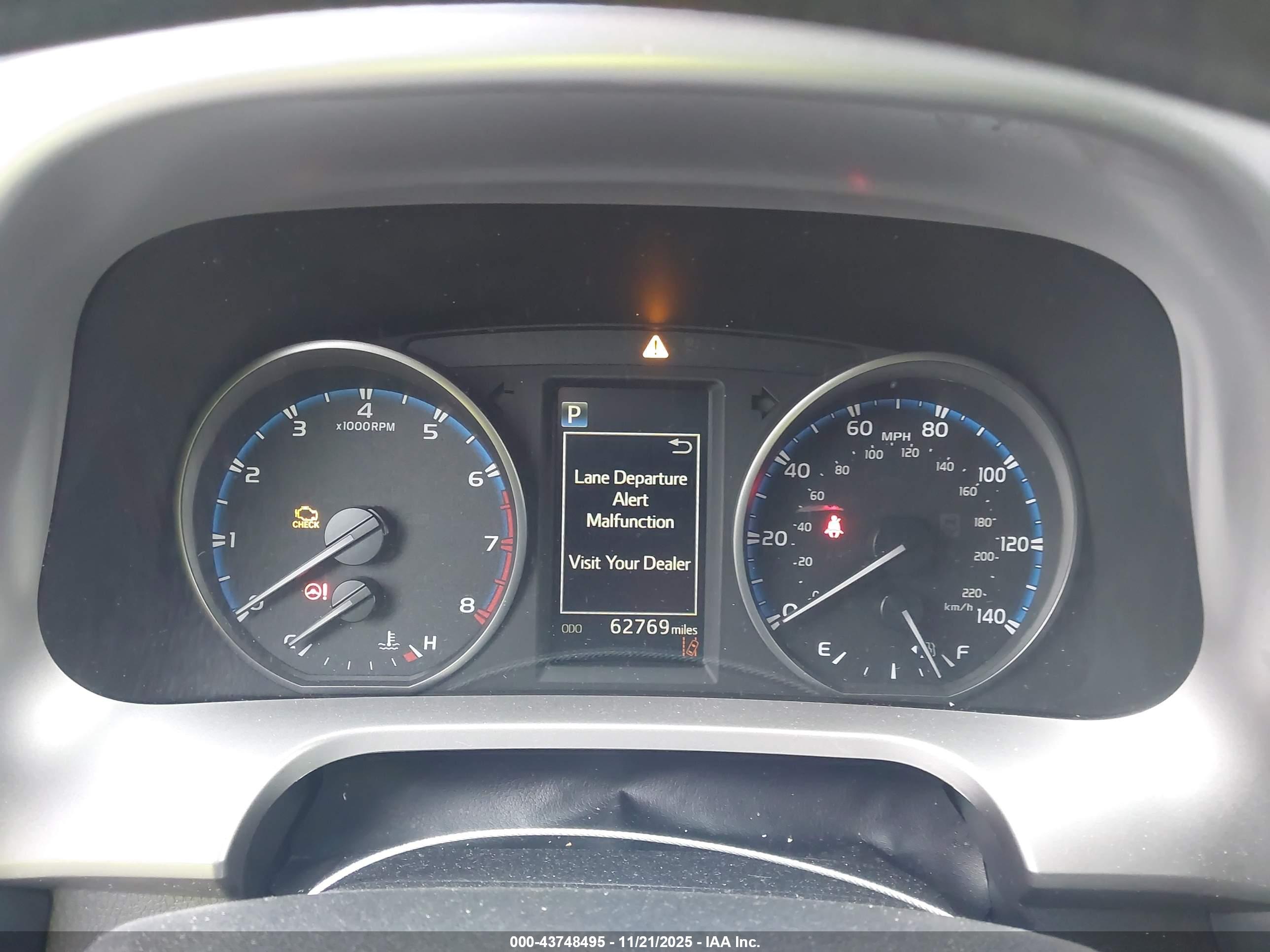 TOYOTA RAV4 image 7