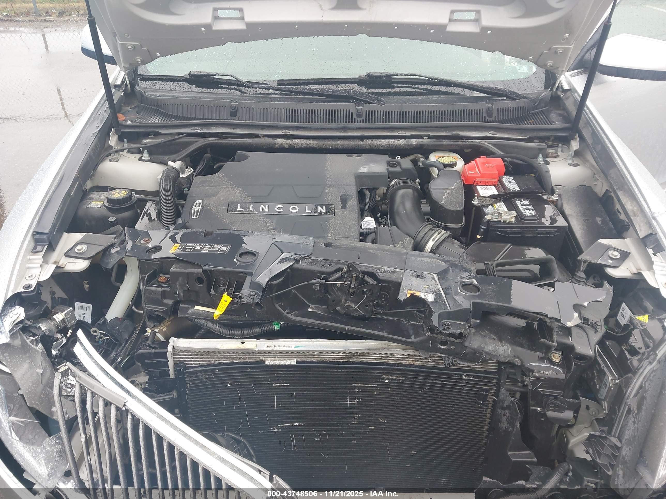LINCOLN MKS image 10