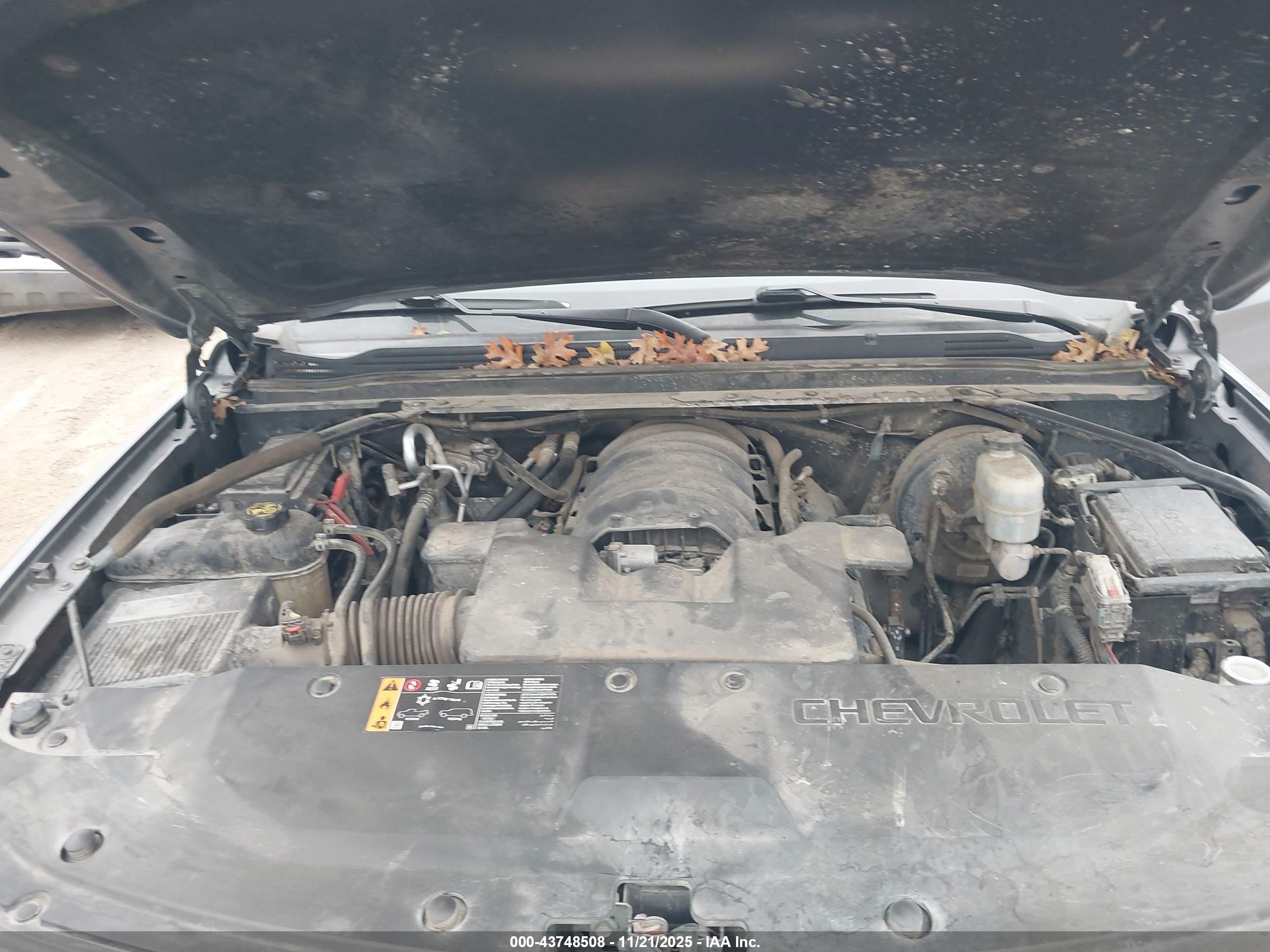 CHEVROLET SUBURBAN image 10